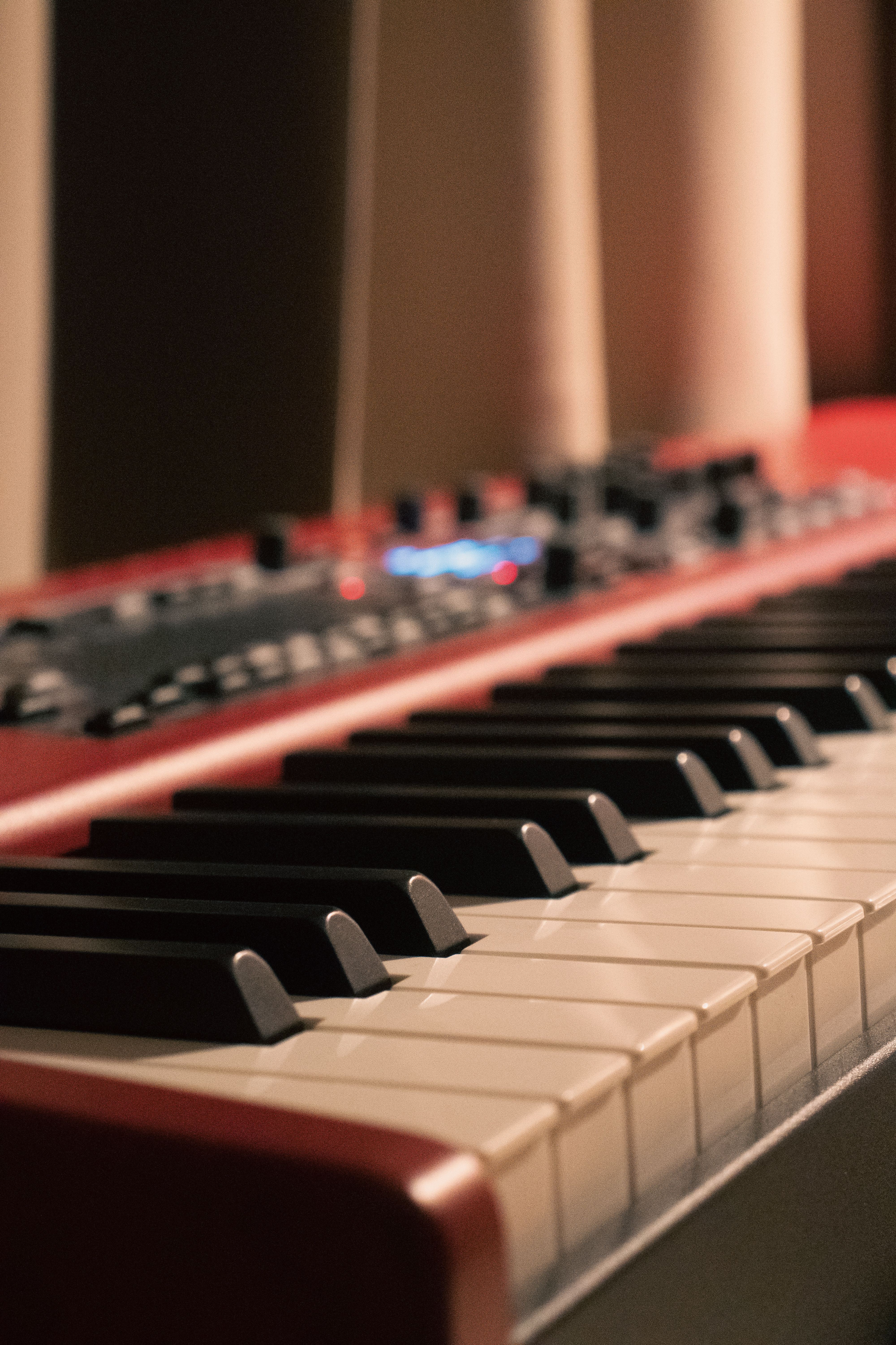 4000x6000 Close Up Of A Nord Keyboard In Soft Lighting · Free