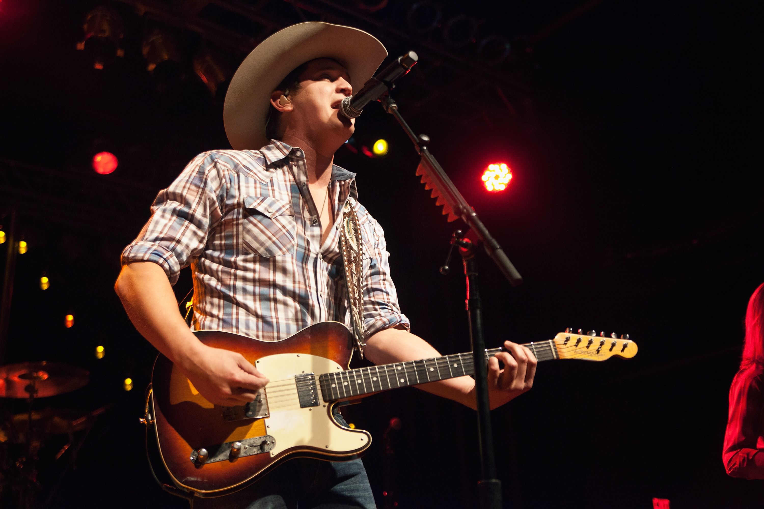 3000x2000 Jon Pardi Wallpaper