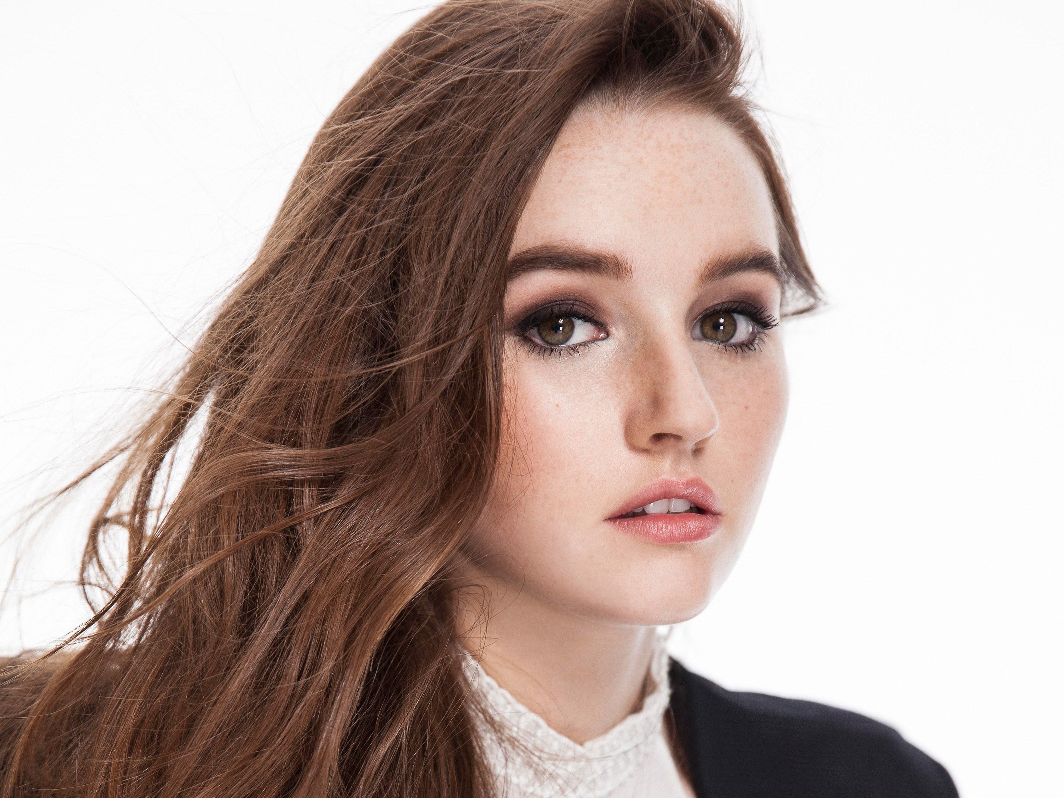 3533x2650 Kaitlyn Dever Phone Wallpaper: Free 4K & HD Downloads