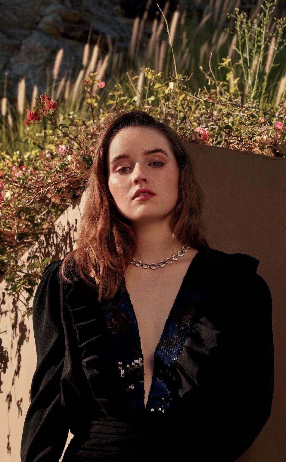 950x1534 Dever ideas. kaitlyn dever aesthetic, kaitlyn dever photohoot, kaitlyn dever glasses