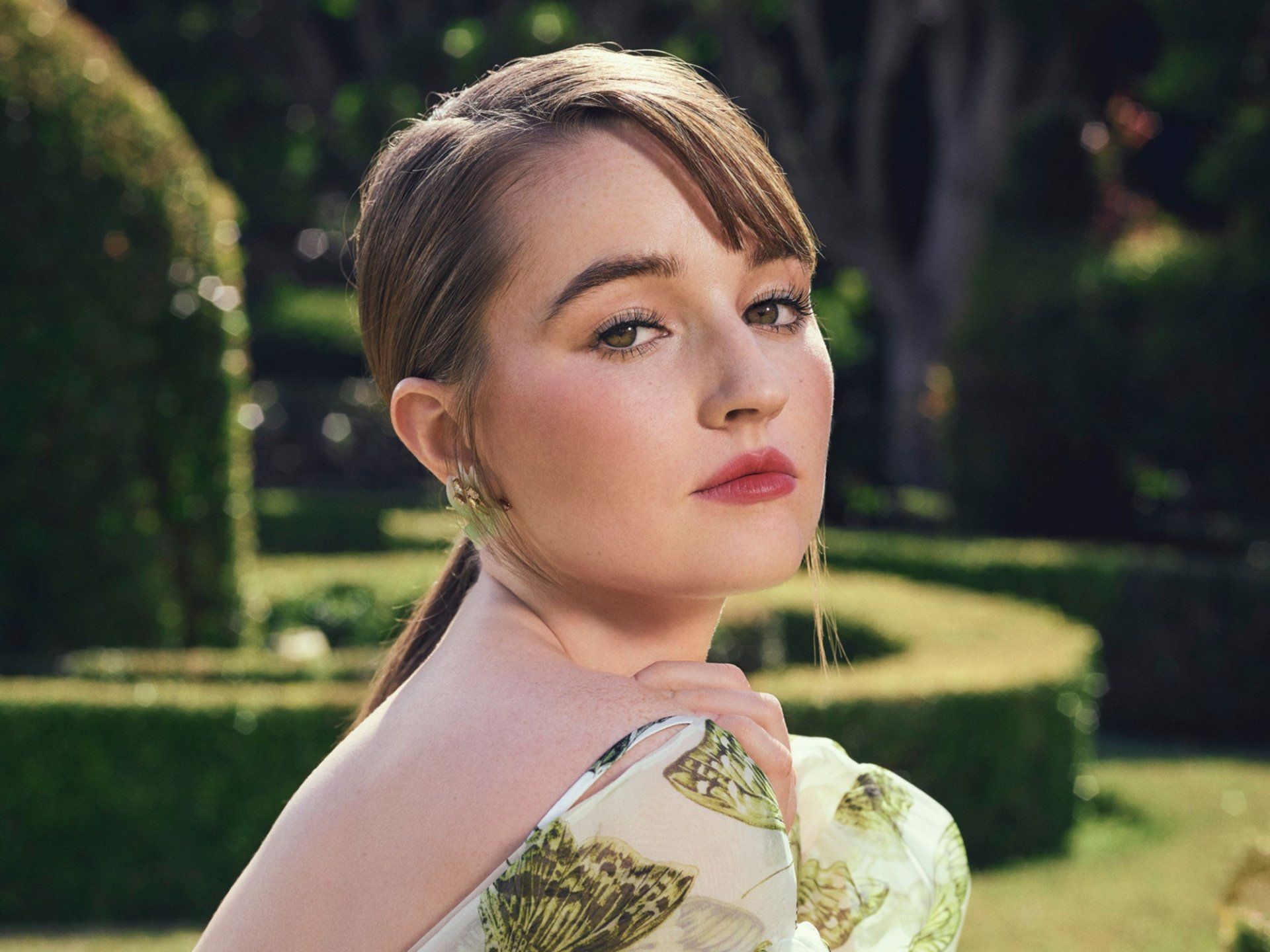 1920x1440 Download Brunette Face American Actress Celebrity Kaitlyn Dever HD Wallpaperx1500