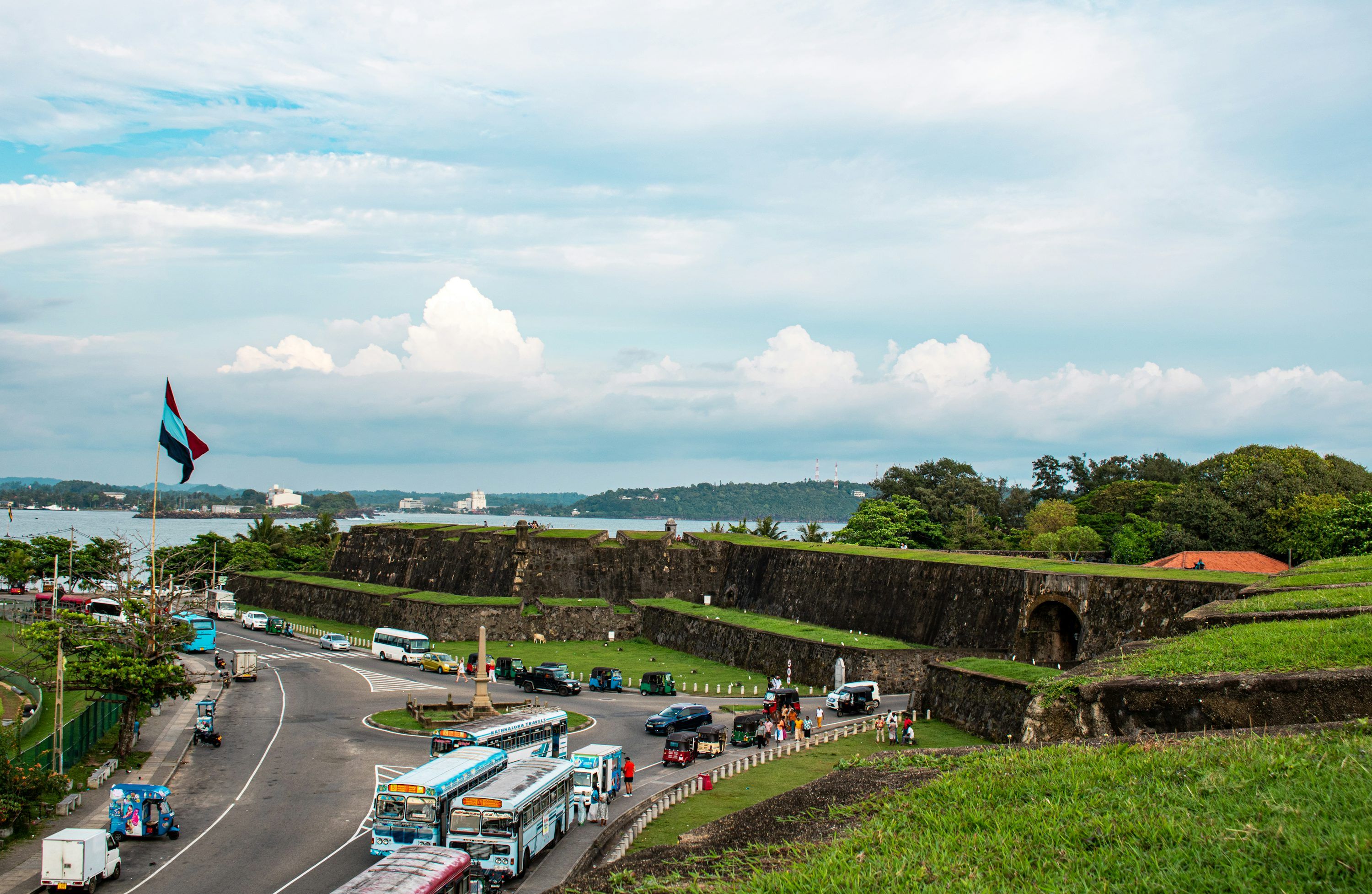 3000x1954 A scenic view of a fort and road. photo