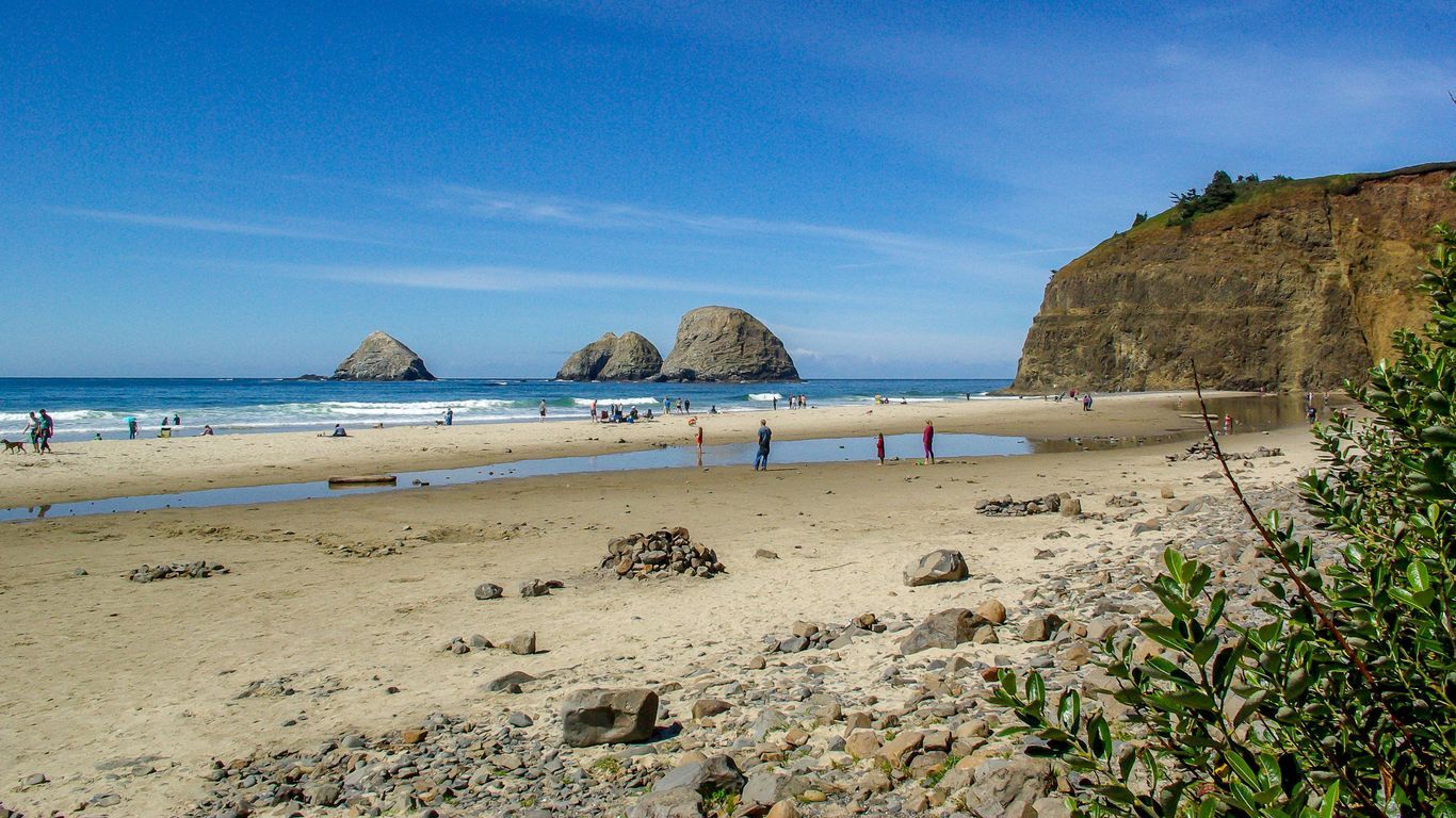 1366x768 Rockaway Beach Travel Guide. Rockaway Beach Tourism