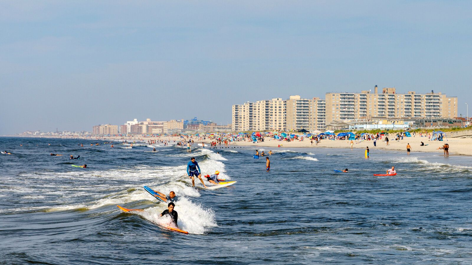 1600x900 An Urban Beach Life