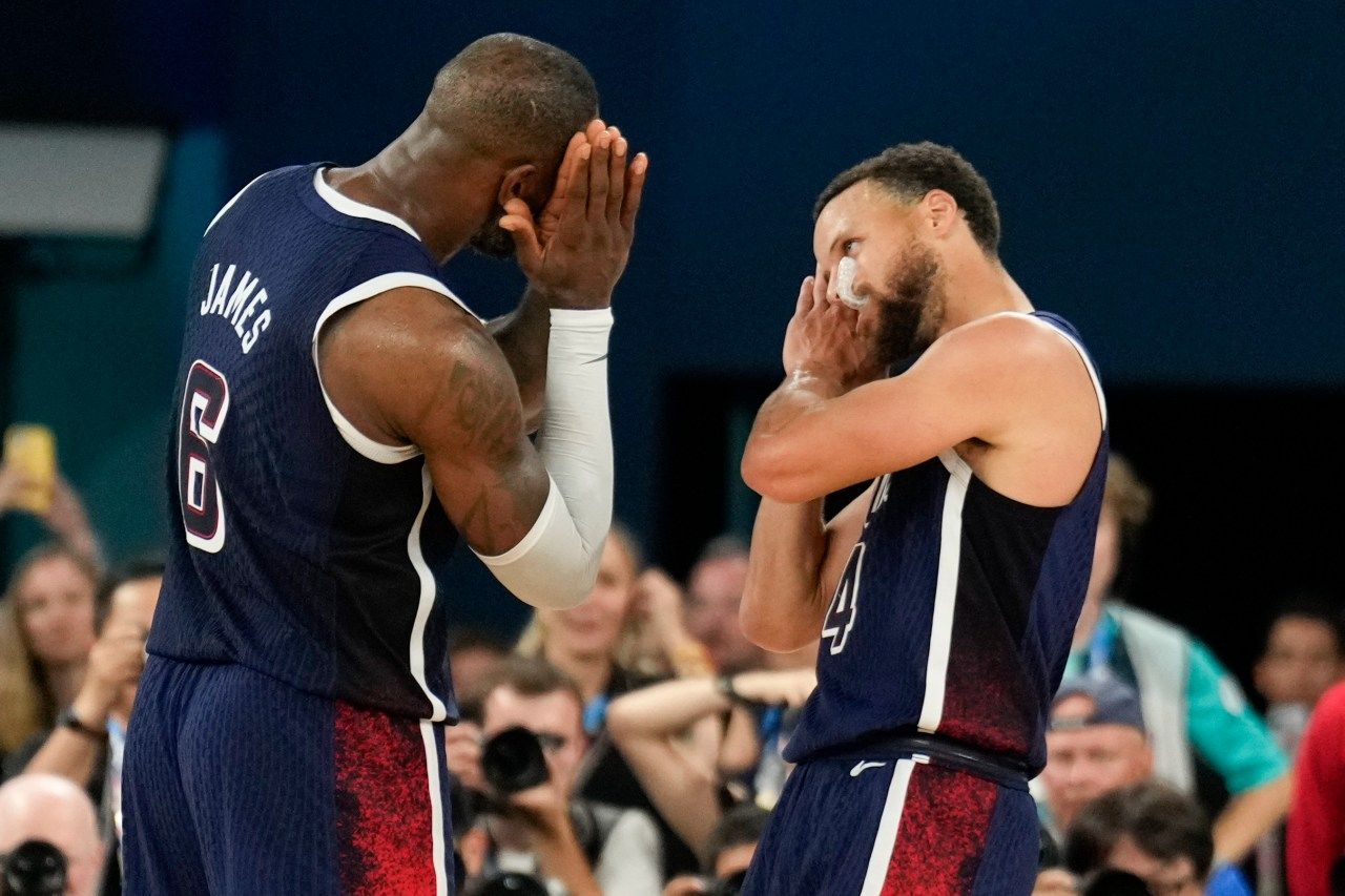 1280x853 Stephen Curry's Gold Medal Summer And 'nuit Nuit' Gesture Still Resonates As NBA Camps Open