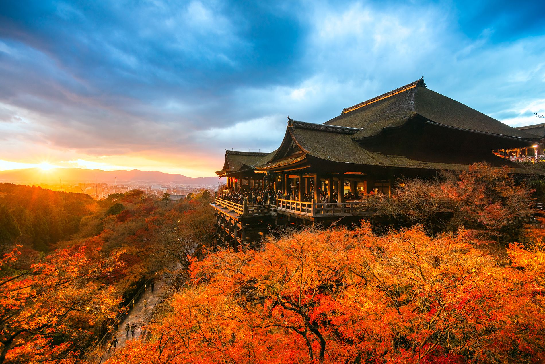 1900x1268 The Golden Route Japan: Autumn Tour
