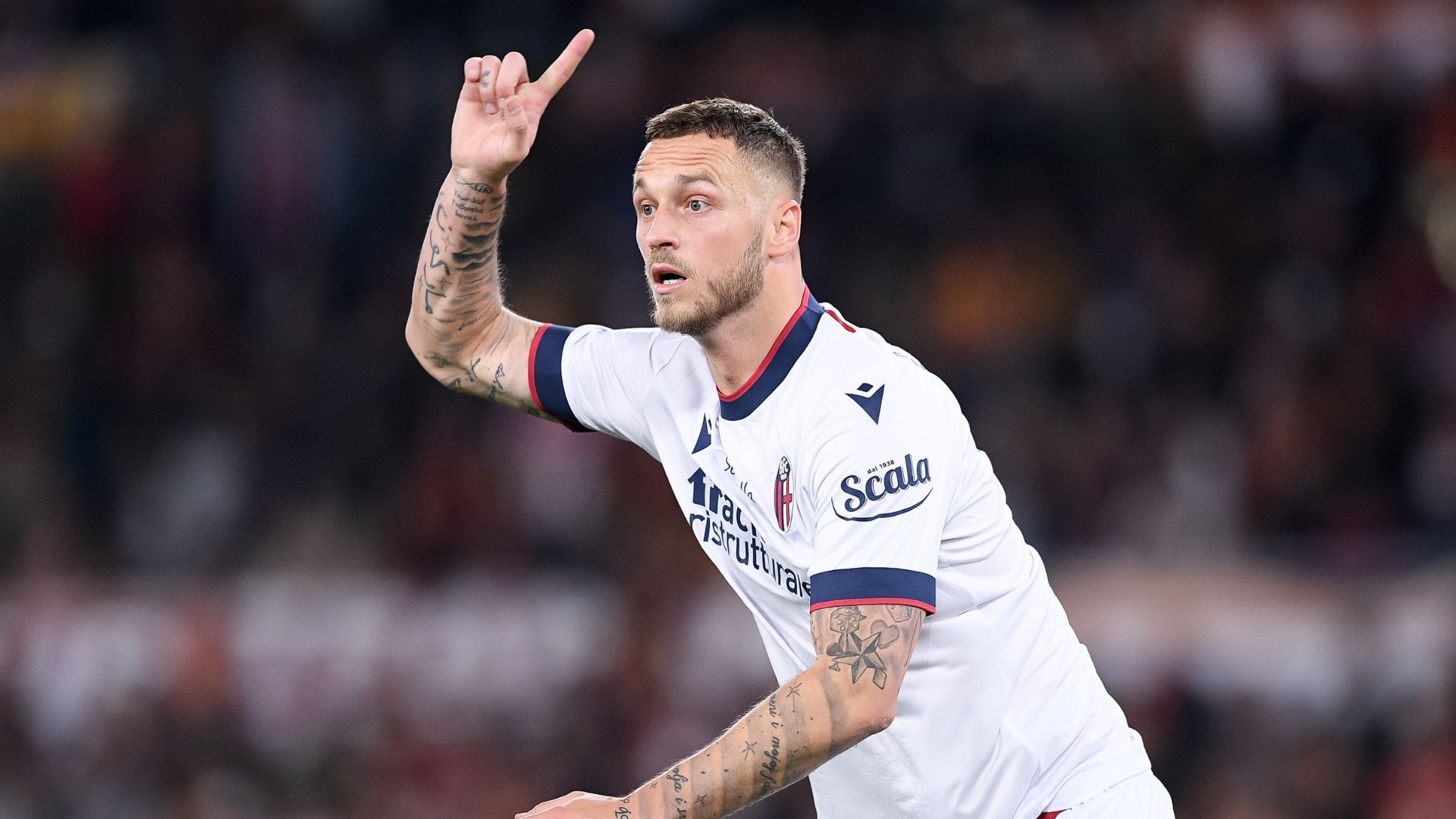 1920x1080 Manchester United report: Tensions rise as Bologna star asks to leave for Old Trafford