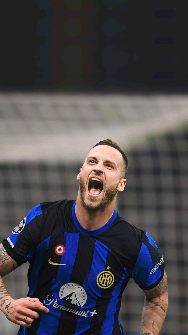 736x1308 Marko Arnautović