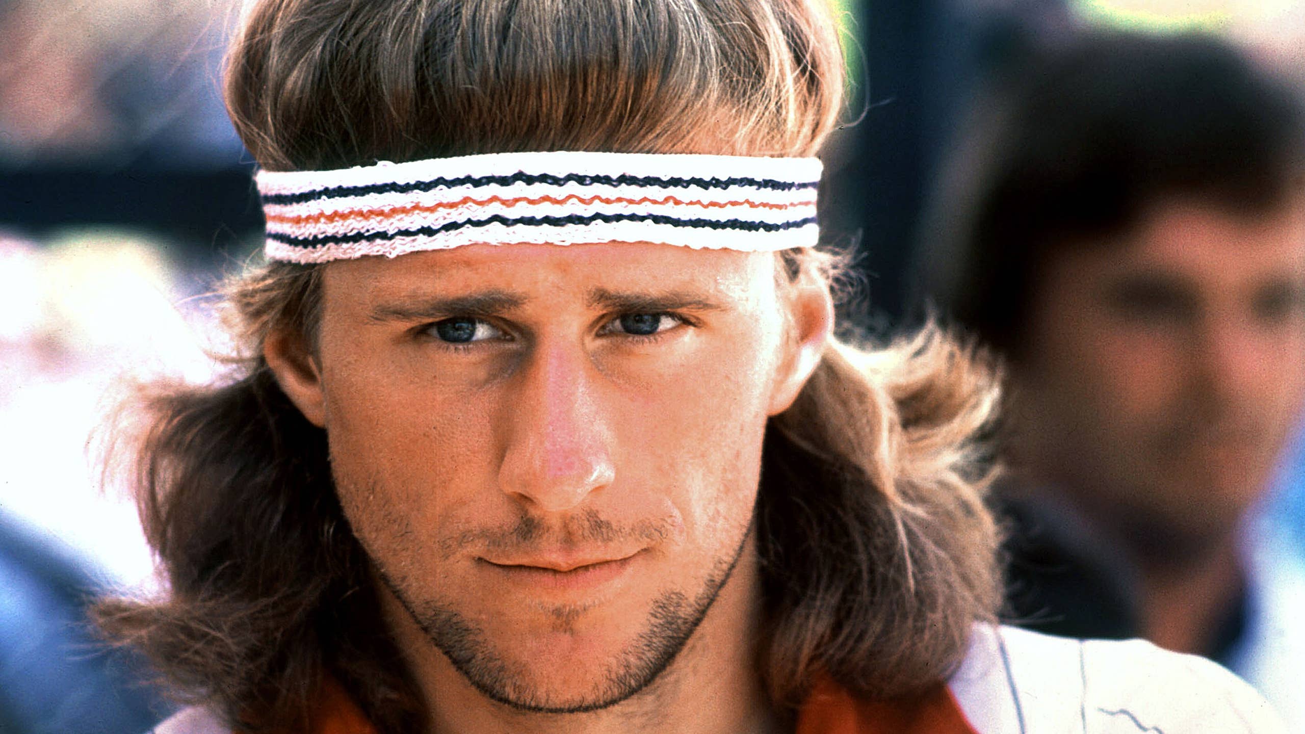 2560x1440 70s Tennis Icon, Looks Ageless at Wimbledon: 'So Handsome'