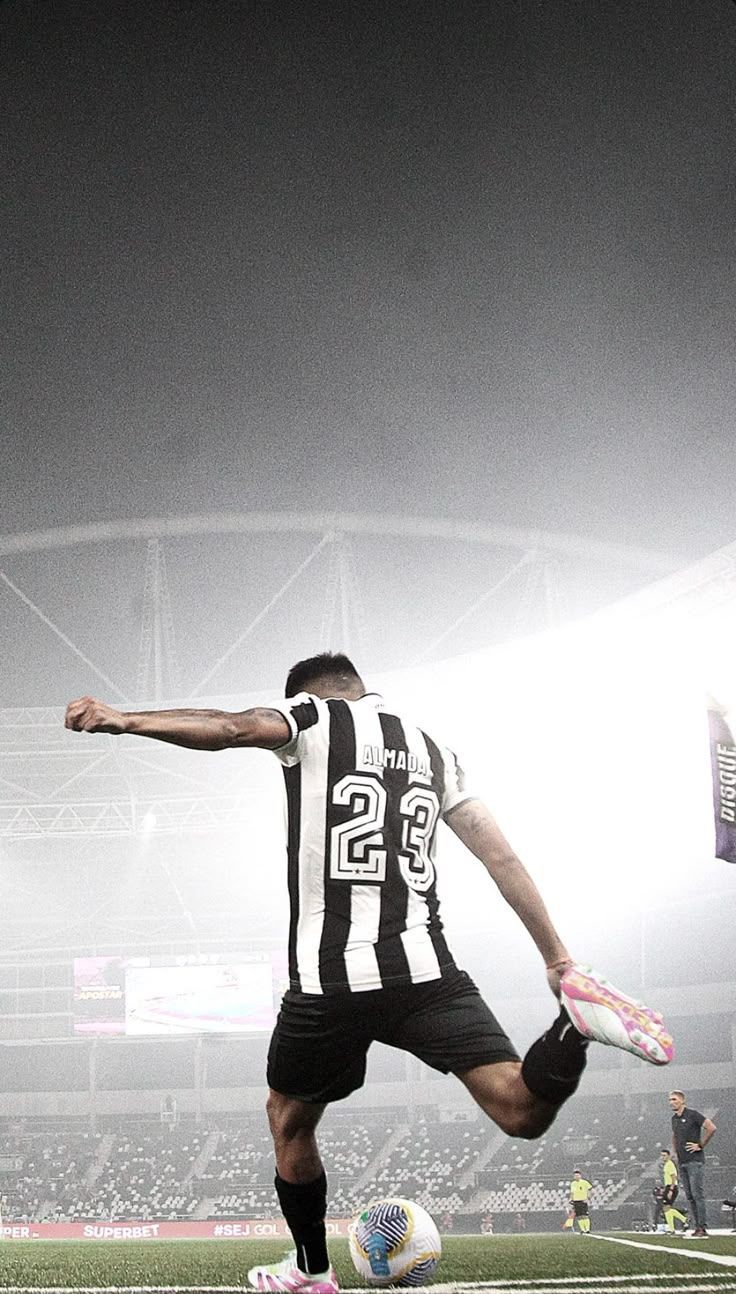 736x1294 Almada