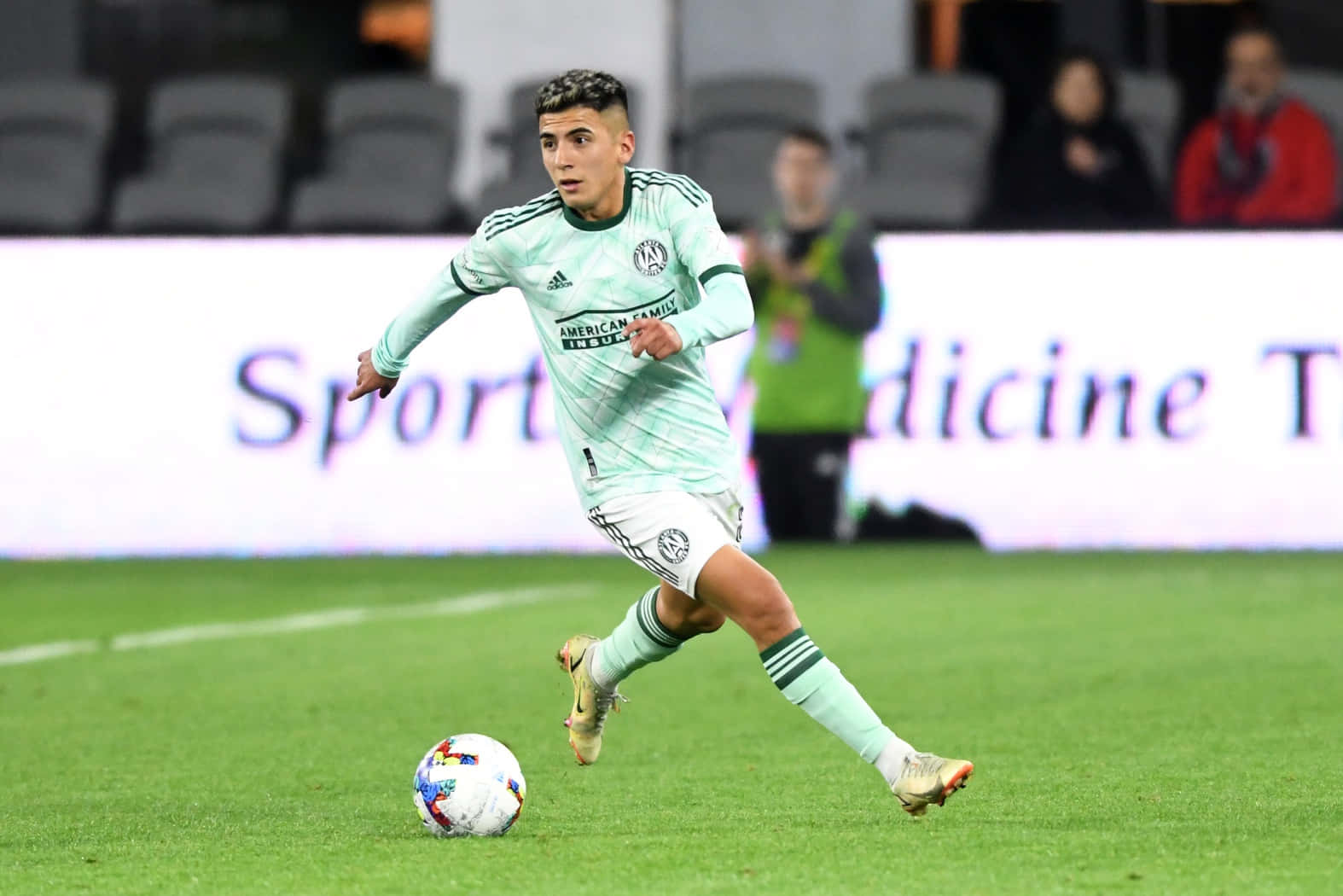 1574x1050 Download Argentine Professional Footballer Thiago Almada Atlanta United FC Wallpaper