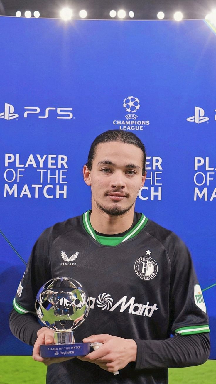 736x1308 Manchester City vs. Feyenoord Rotterdam Man of the match player Anis Hadj Moussa Wallpaper