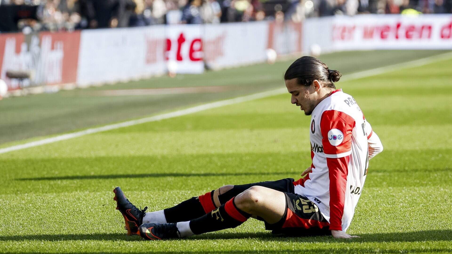 1920x1080 Geblesseerde Anis Hadj Moussa keert terug naar Feyenoord