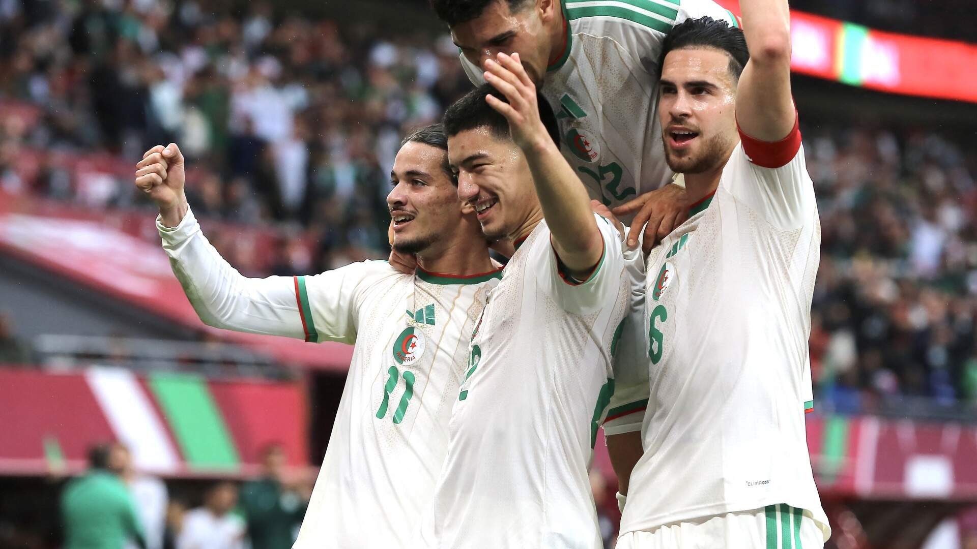 1920x1080 Anis Hadj Moussa schittert met twee assists in zege Algerije op Afrika Cup