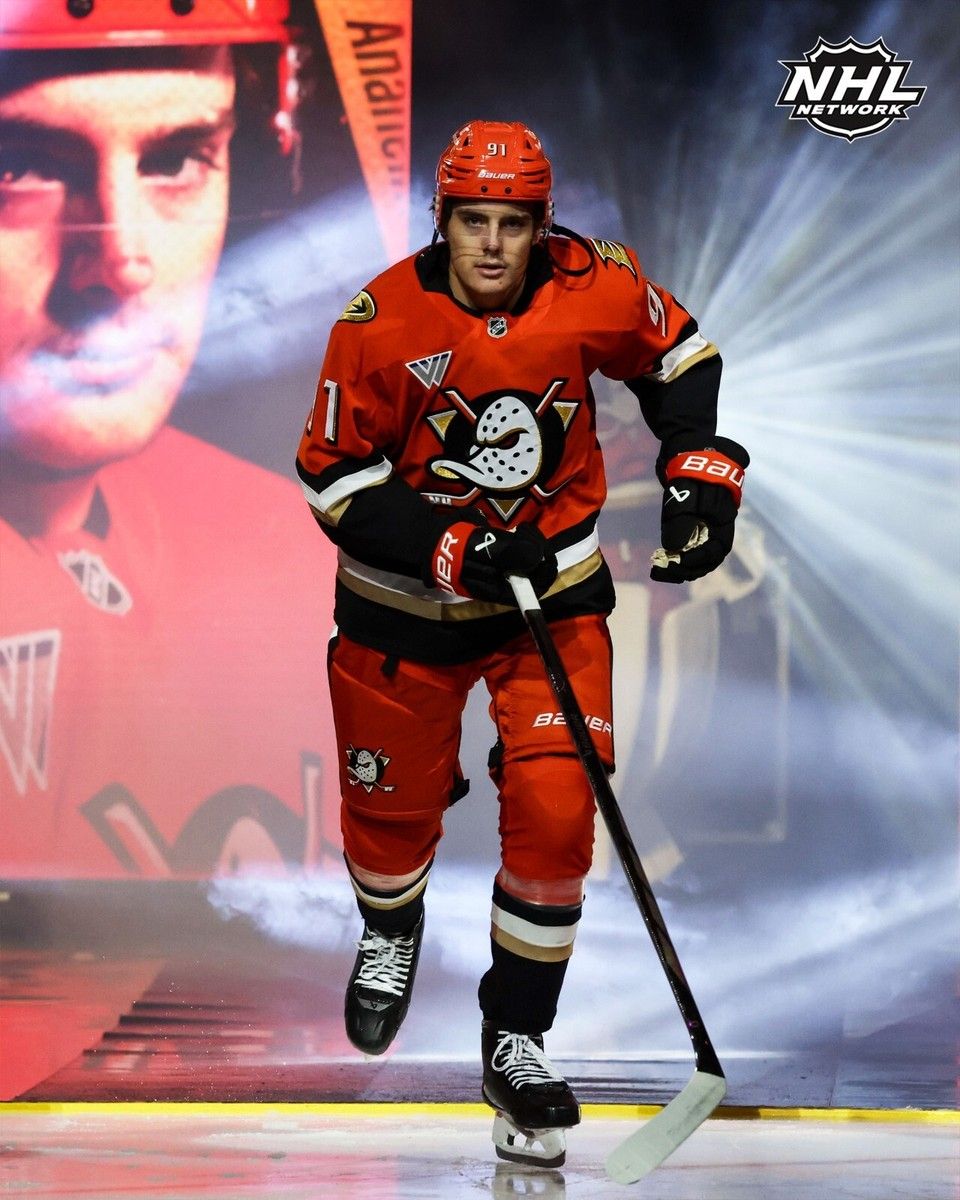 960x1200 Leo Carlsson Entrance Anaheim Ducks 8x10 NHL Hockey Photo