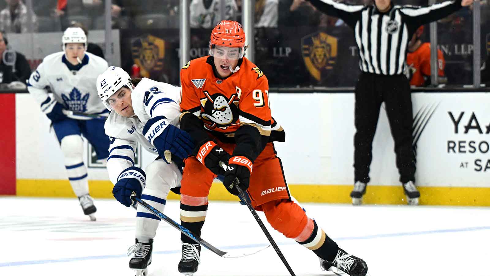 1600x900 Ducks news: Leo Carlsson suffers injury scare in Maple Leafs clash