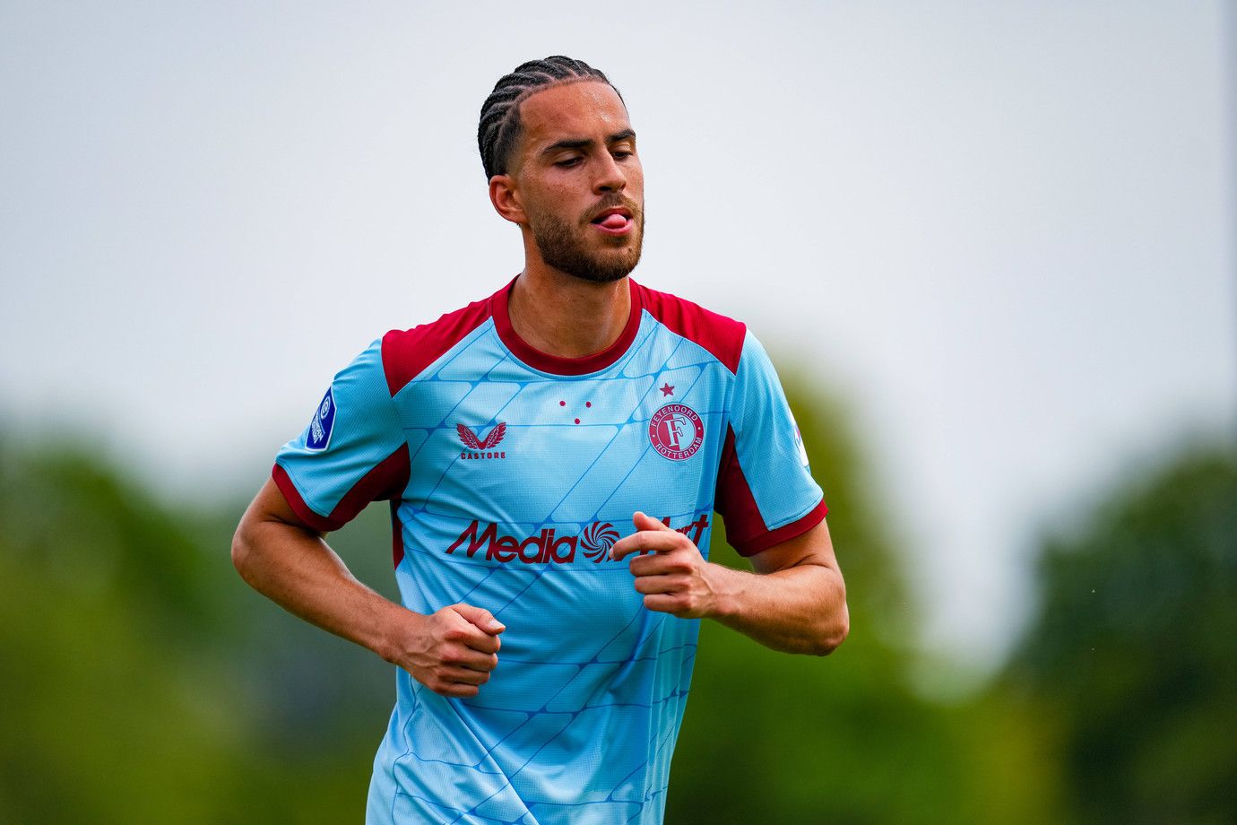 1380x920 Ramiz Zerrouki is zelfs in vriendschappelijke wedstrijd schlemiel van Feyenoord