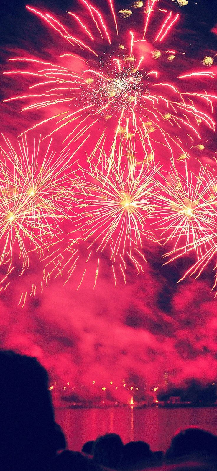 736x1592 Pink Fireworks