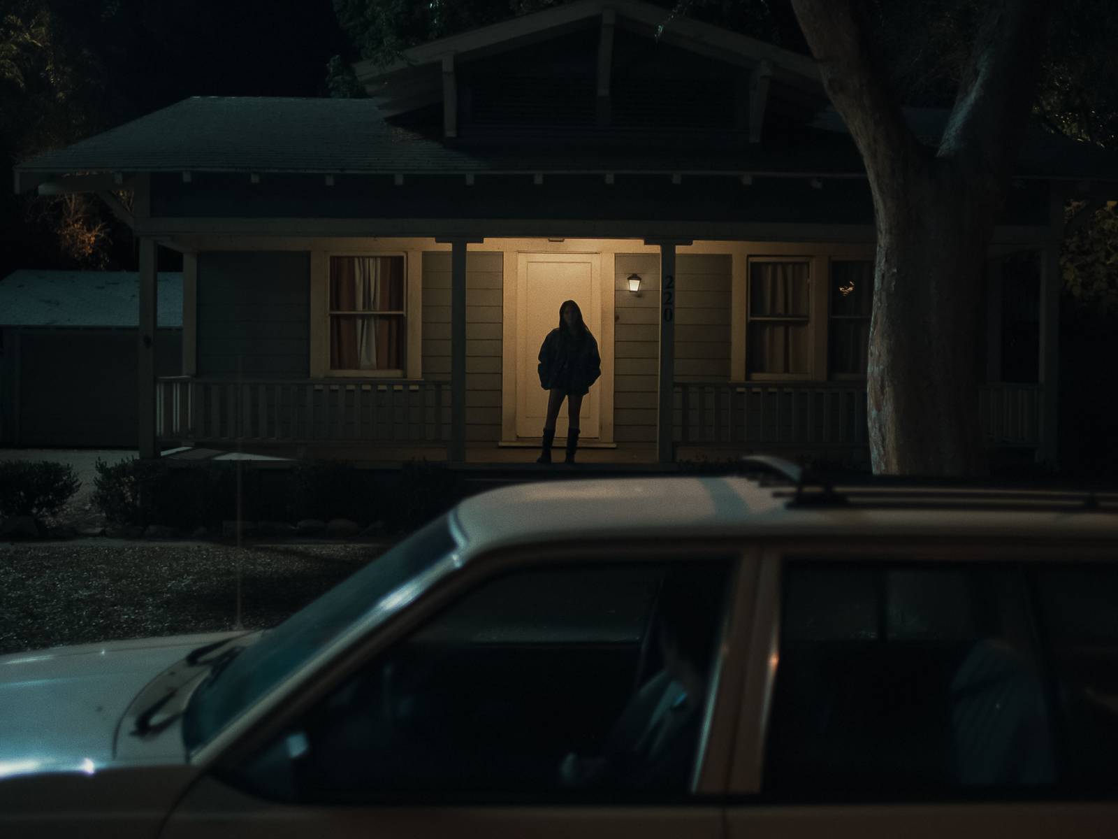 1600x1200 Obsession is officially now available to watch