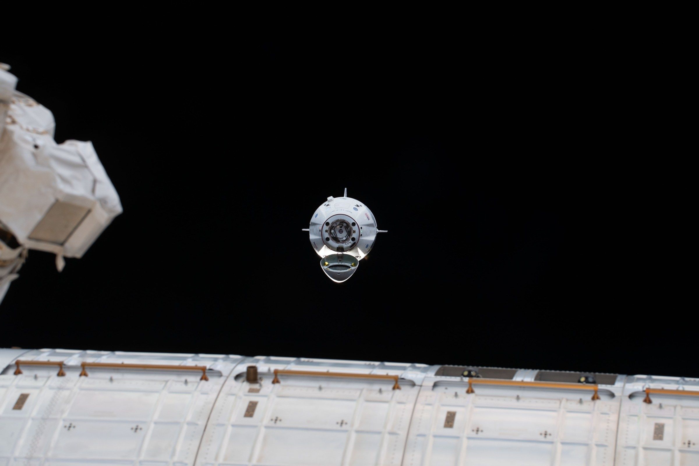 2400x1600 How to watch SpaceX's Crew Dragon dock with the International Space Station live