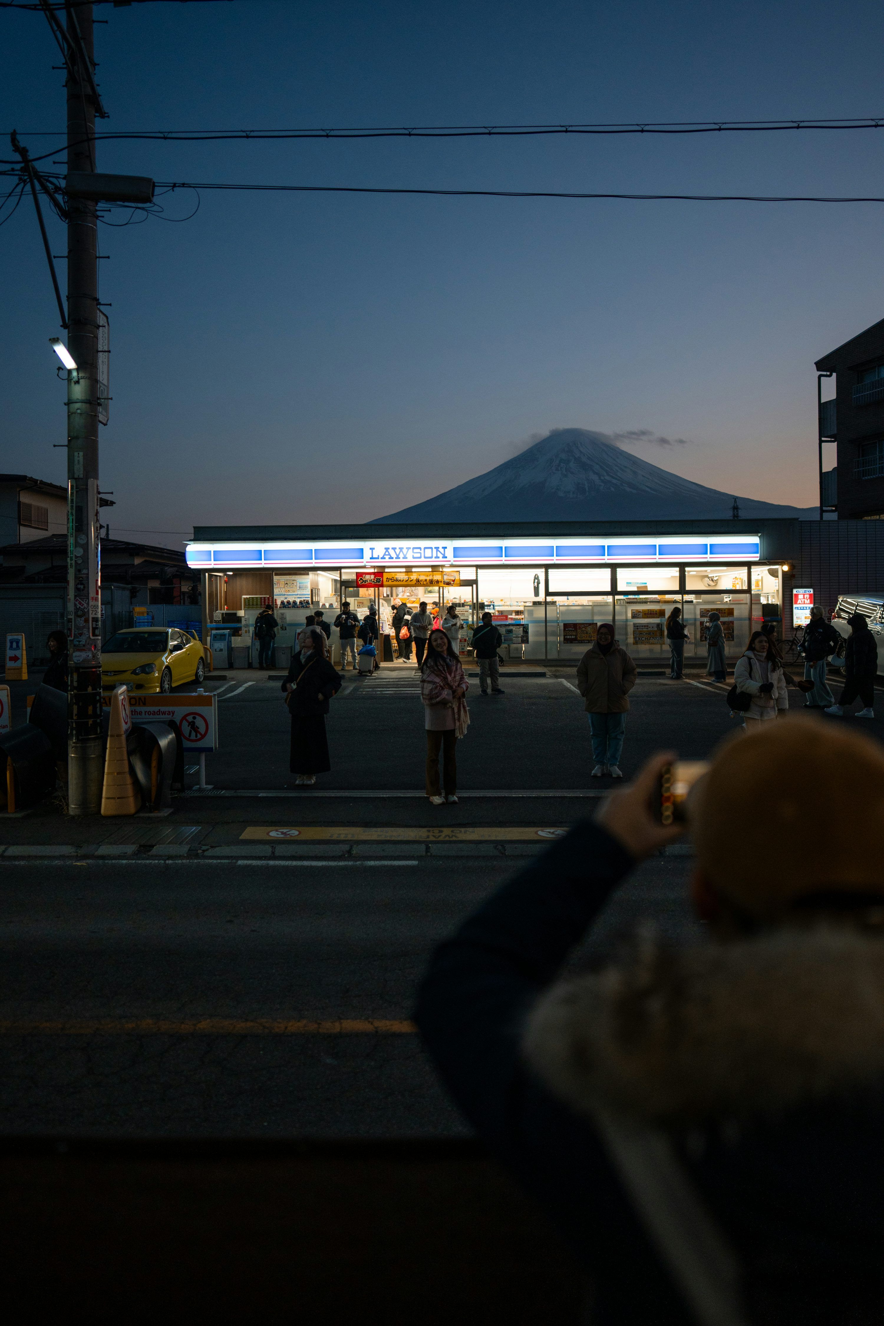 3000x4500 Japan Convenience Store Picture. Download Free Image