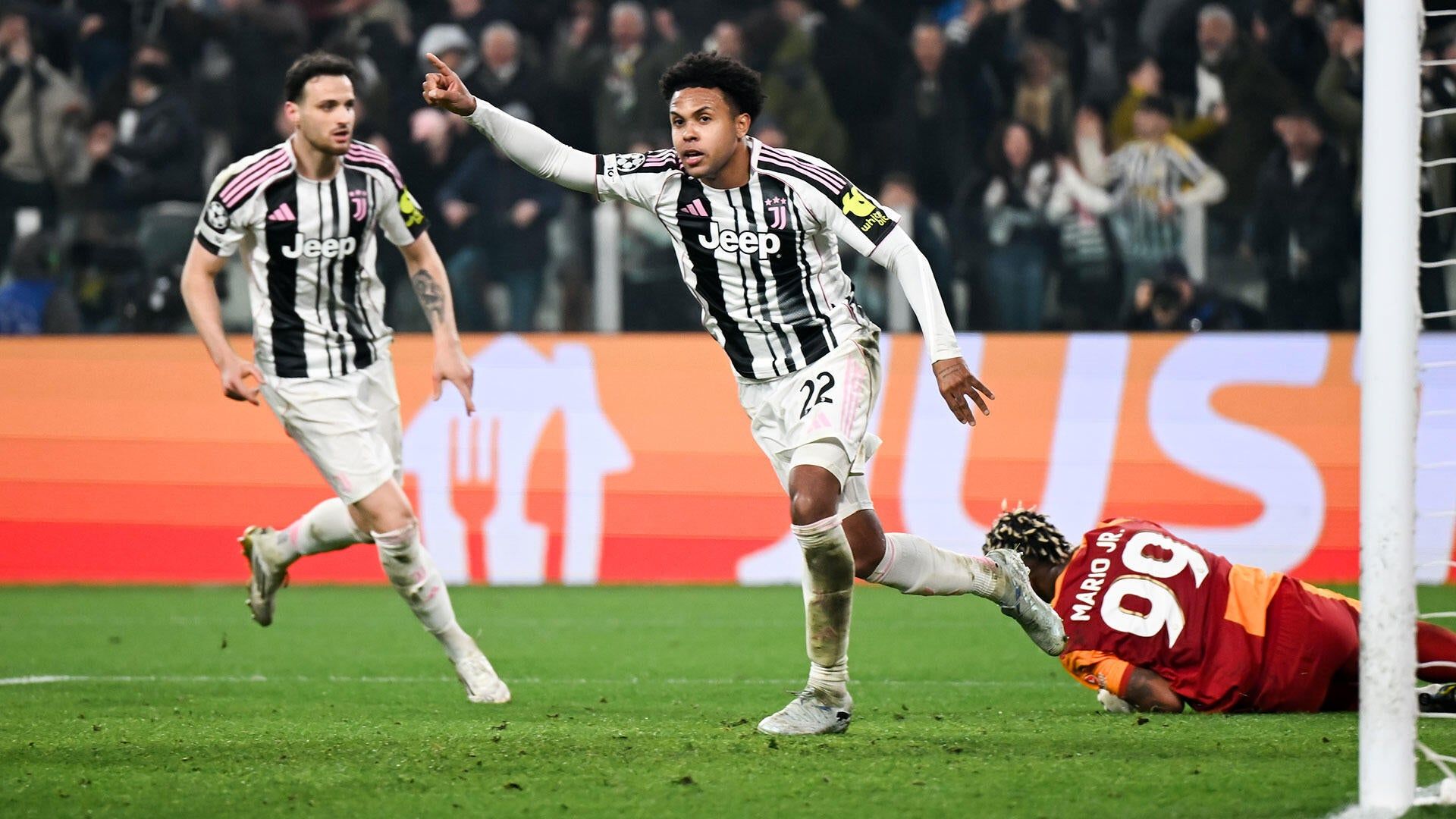 1920x1080 That's using your head! USMNT's Weston McKennie scores tying goal as Juventus stage stunning comeback