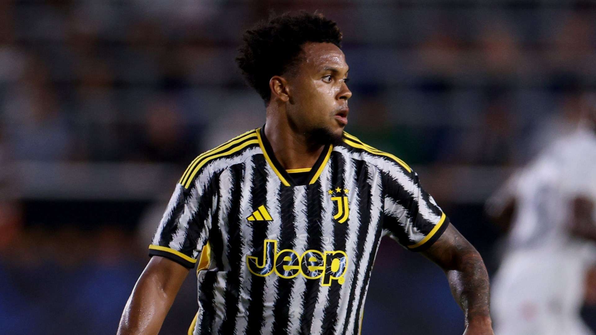 1920x1080 WATCH: What An Assist! Weston McKennie Picks Out Juventus Team Mate Dusan Vlahovic In Superb Style Against Lazio