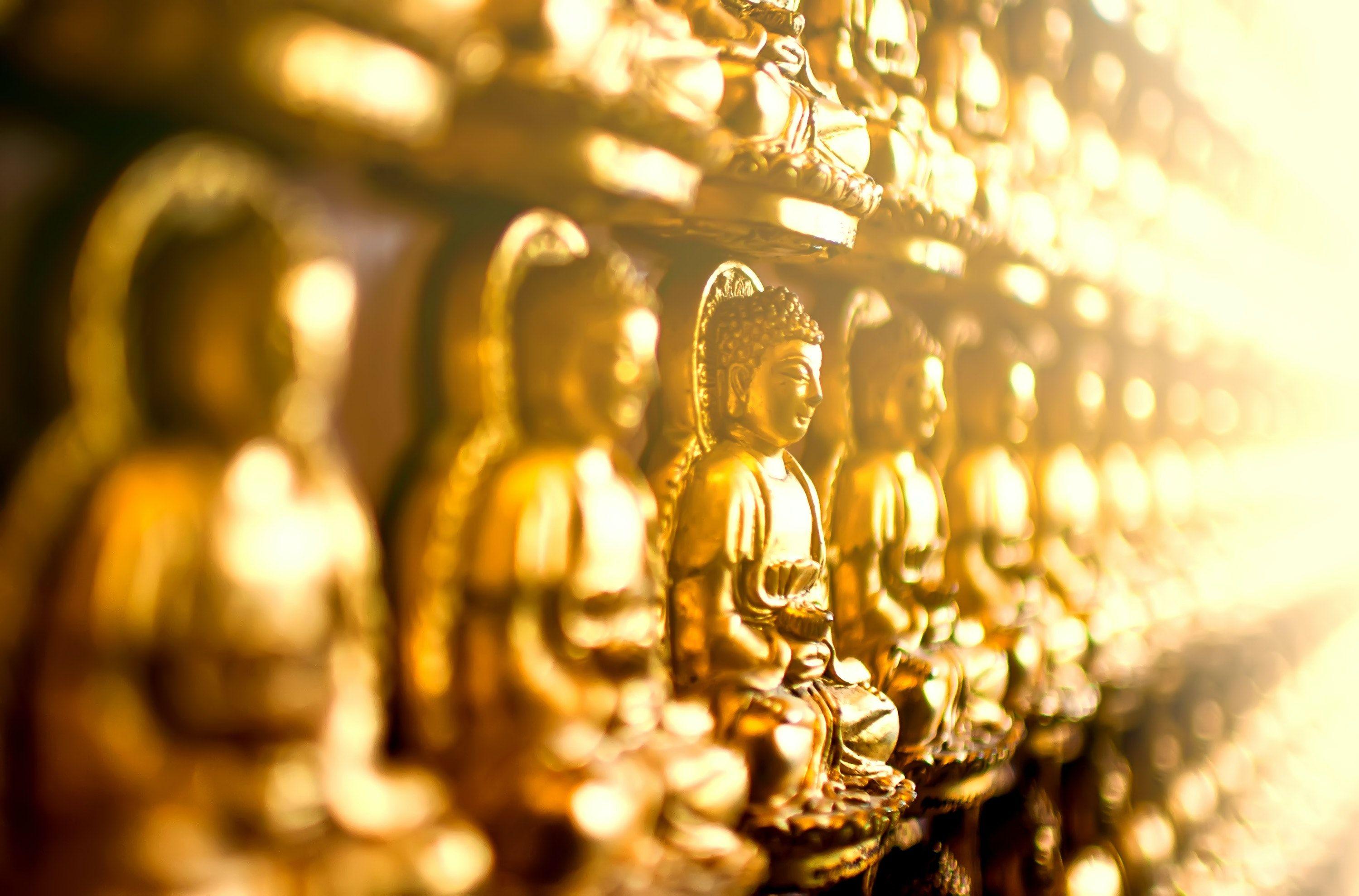 2999x1979 Gold Buddha Figurine Lot · Free
