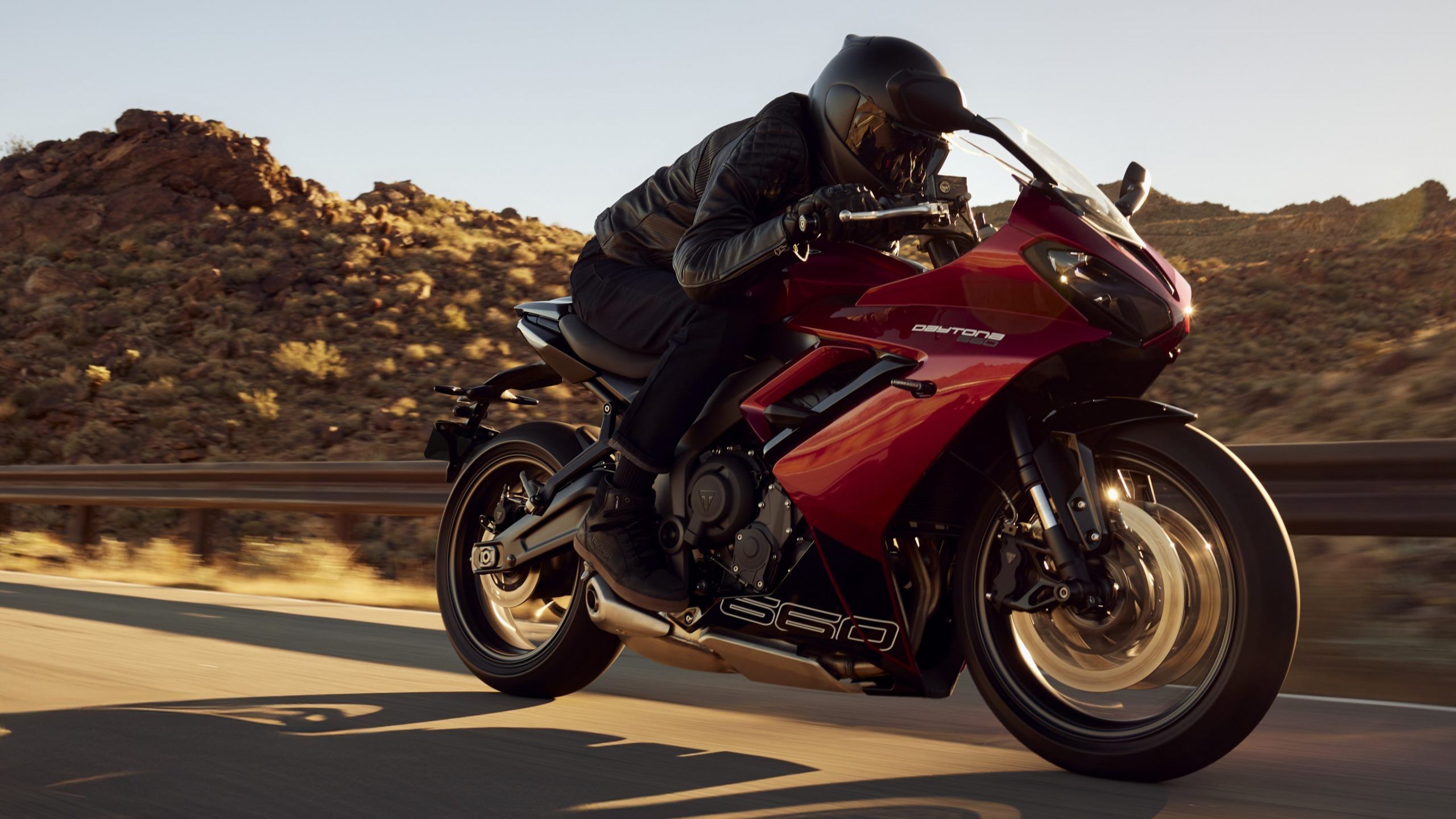 2560x1440 Triumph Daytona 660 Photo