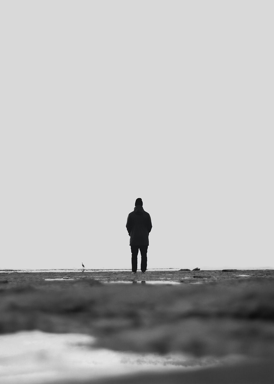914x1280 Depressed Man & Depression Image