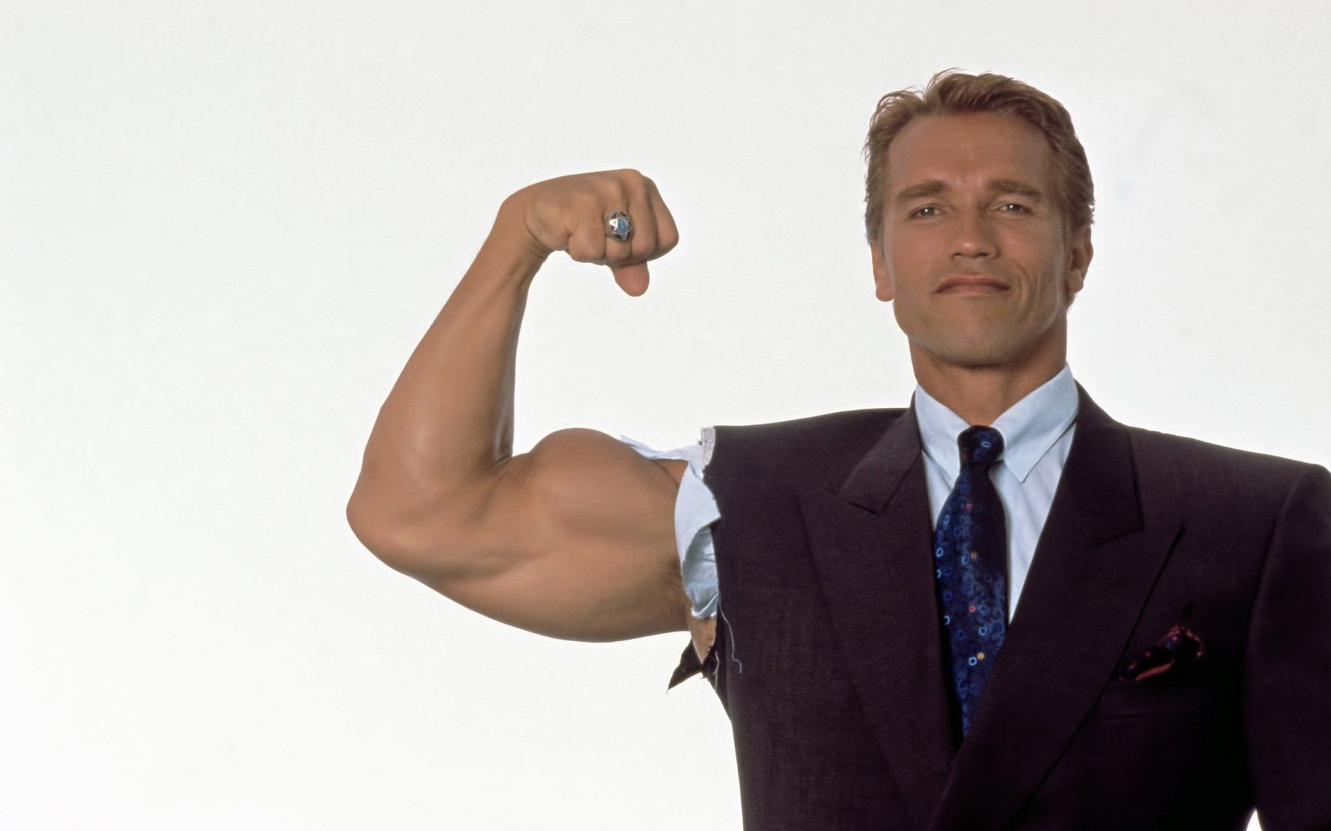1920x1200 Arnold Schwarzenegger HD Wallpaper: The Icon of Strengthx1200