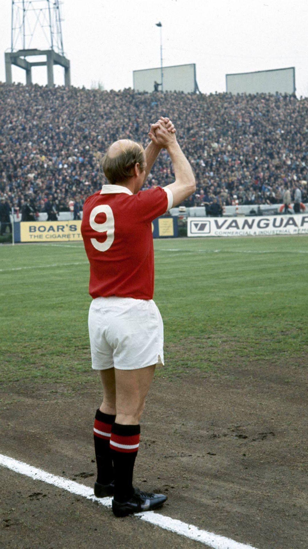 1080x1920 Bobby Charlton Wallpaper