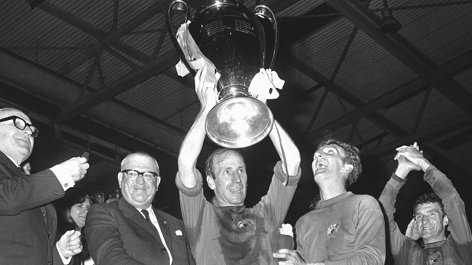 1600x900 Bobby Charlton obituary: Manchester United legend and England World Cup winner