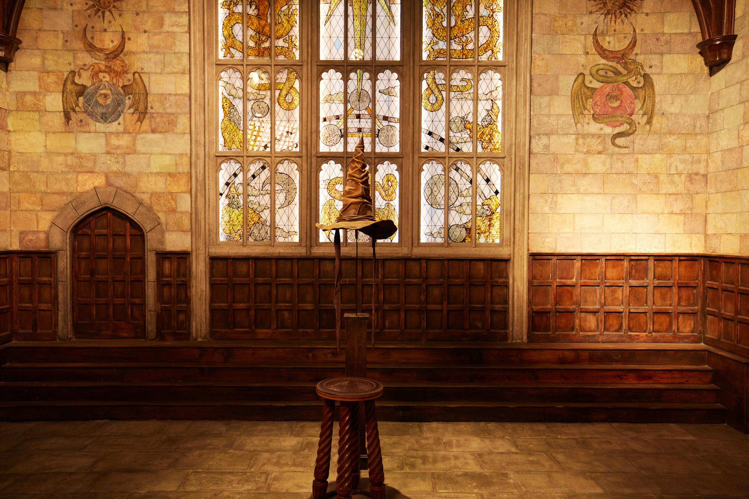 2560x1708 Harry Potter. Where can you see the Sorting Hat in real life?