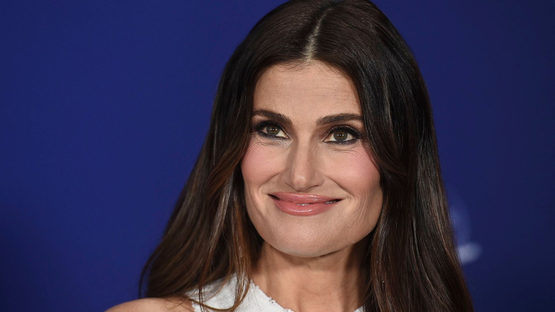 1920x1080 Idina Menzel's Son Loves Her Voice, But Won't Say It to Her Face