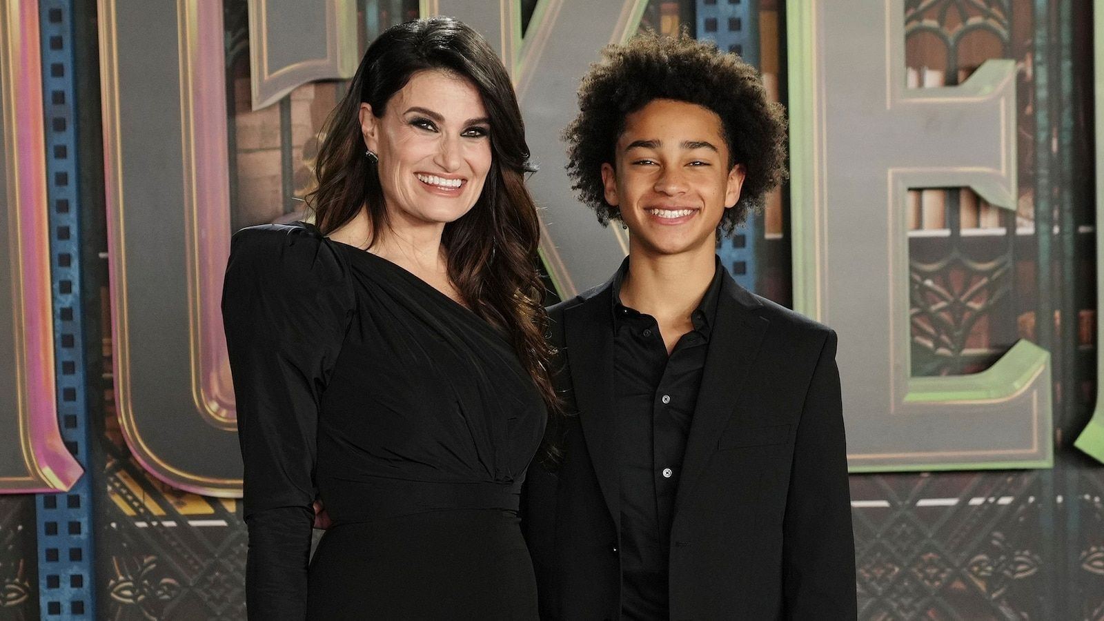1600x900 Idina Menzel poses with teenage son Walker at 'Wicked' premiere