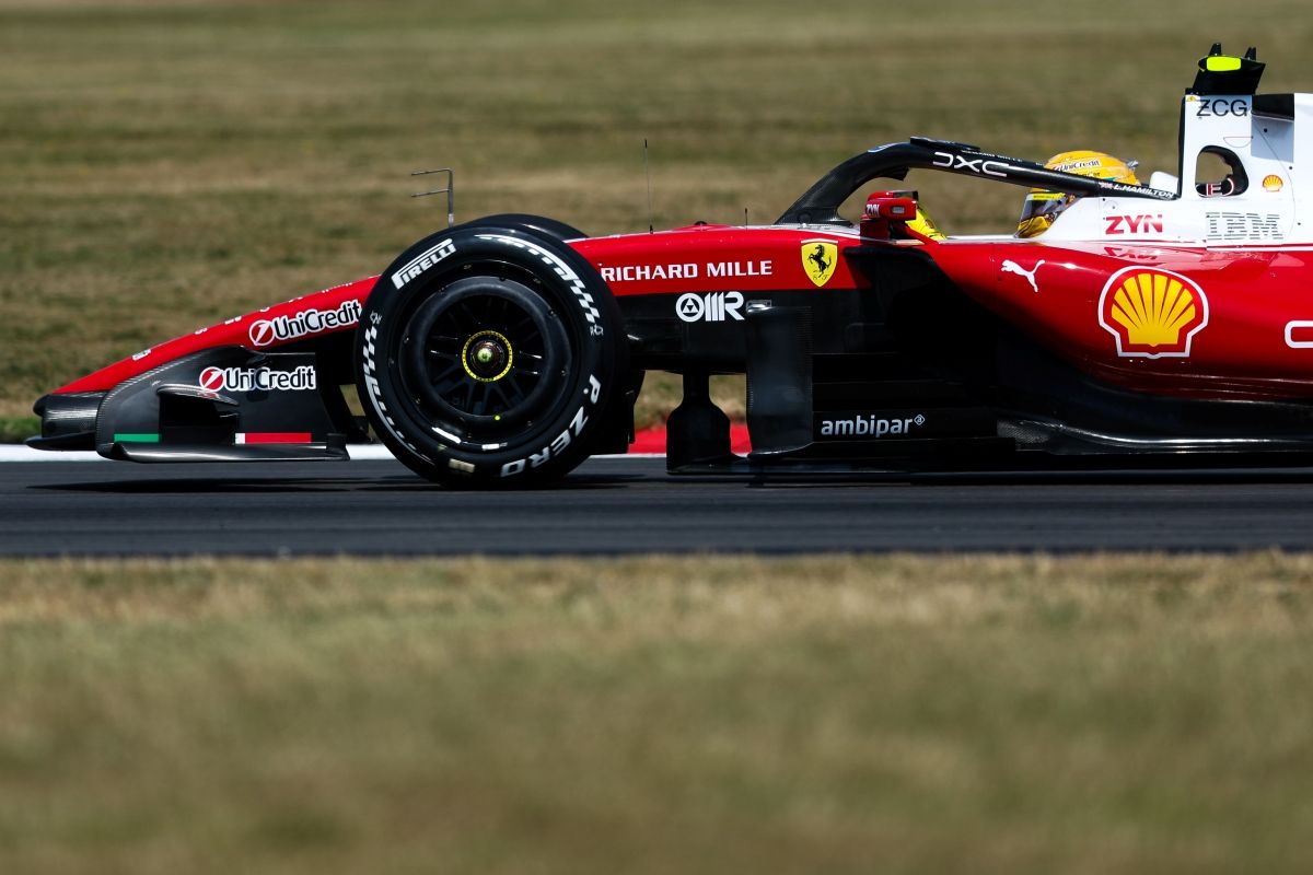 1200x800 Hamilton outpaces Antonelli, relive the sprint qualifying session of the British F1 Grand Prix at Silverstone in live text