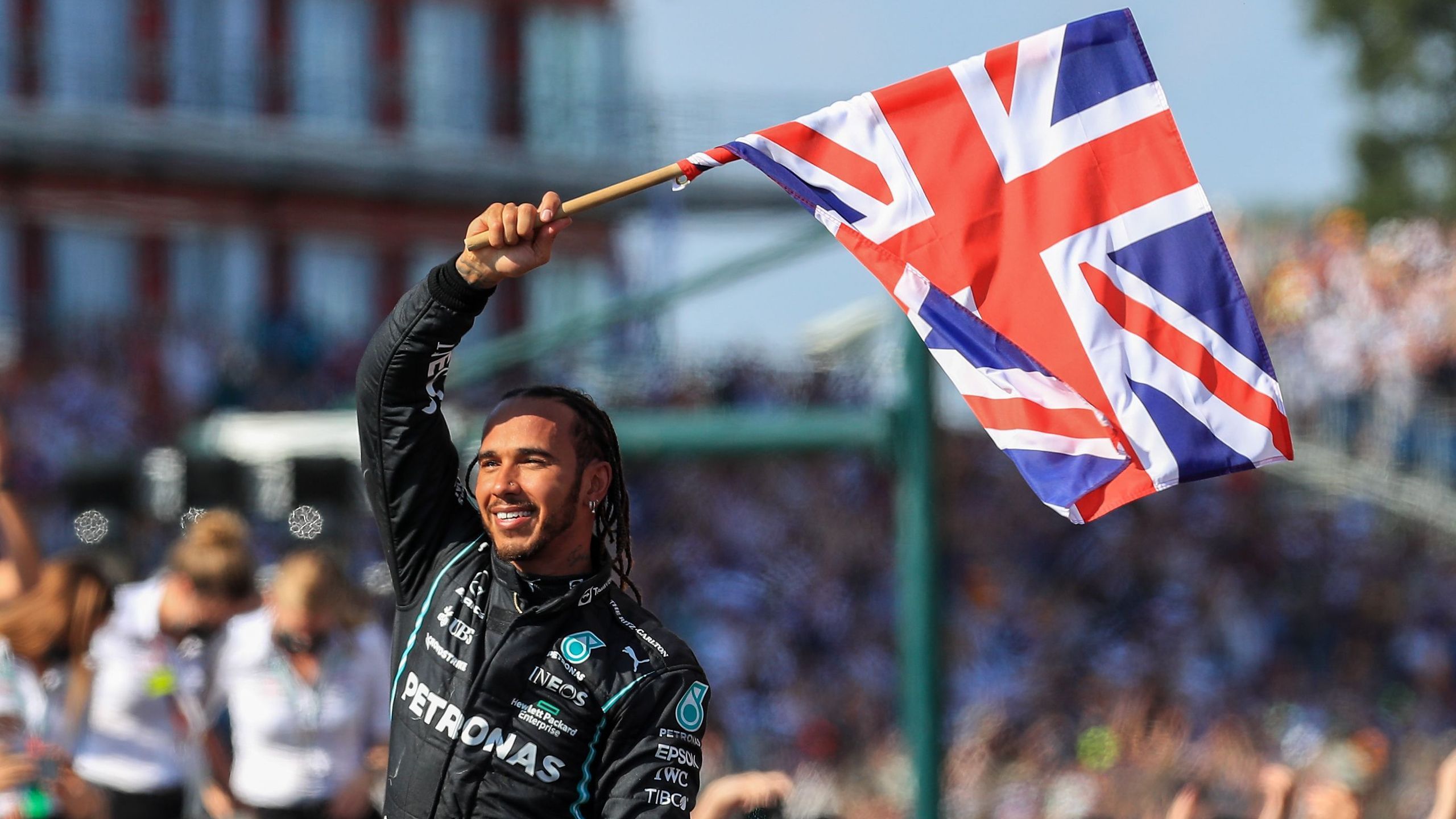 2560x1440 How a sweltering British Grand Prix ended in triumph for Lewis Hamilton