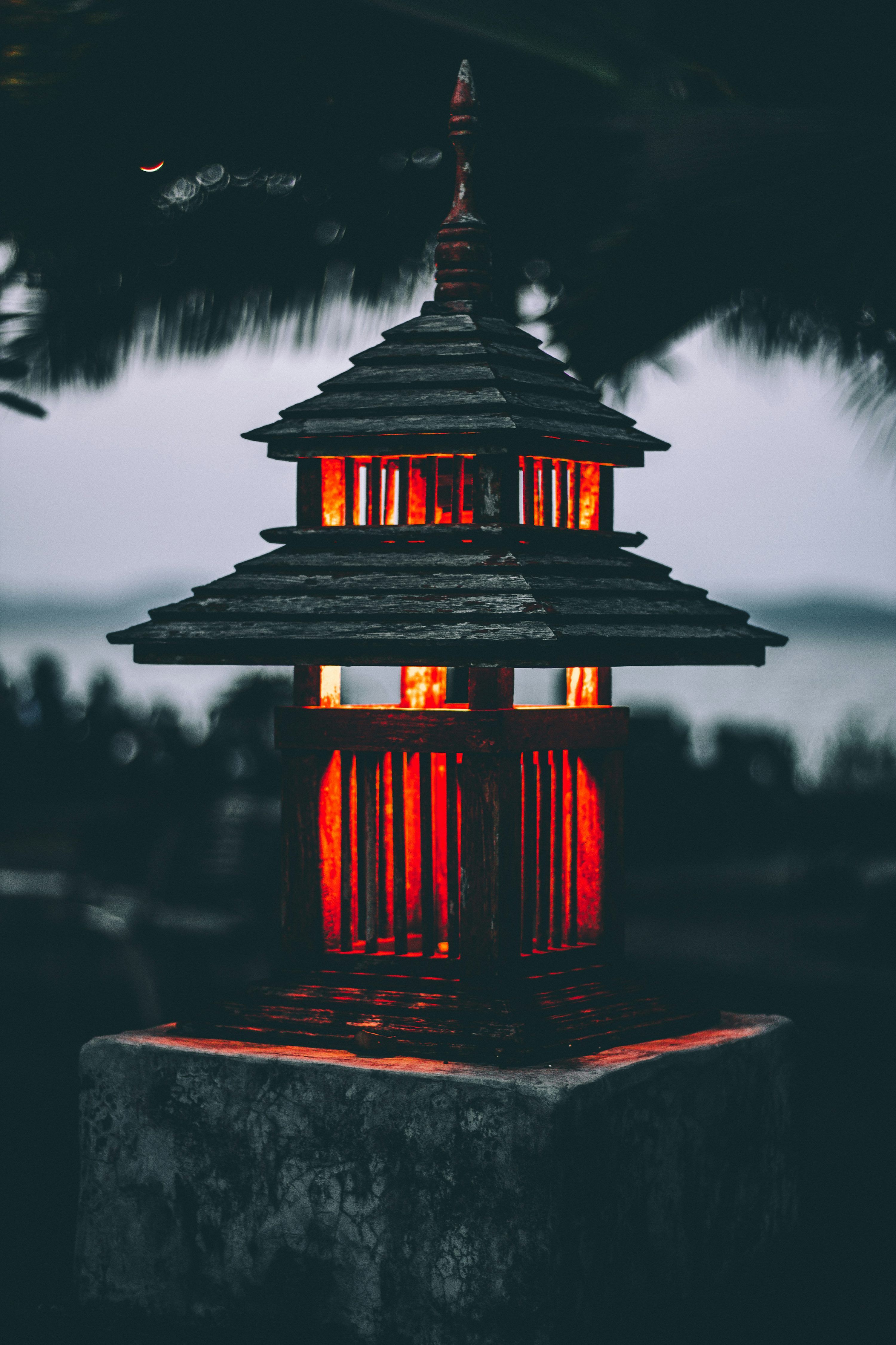 3000x4501 Red outdoor lamp on post photo