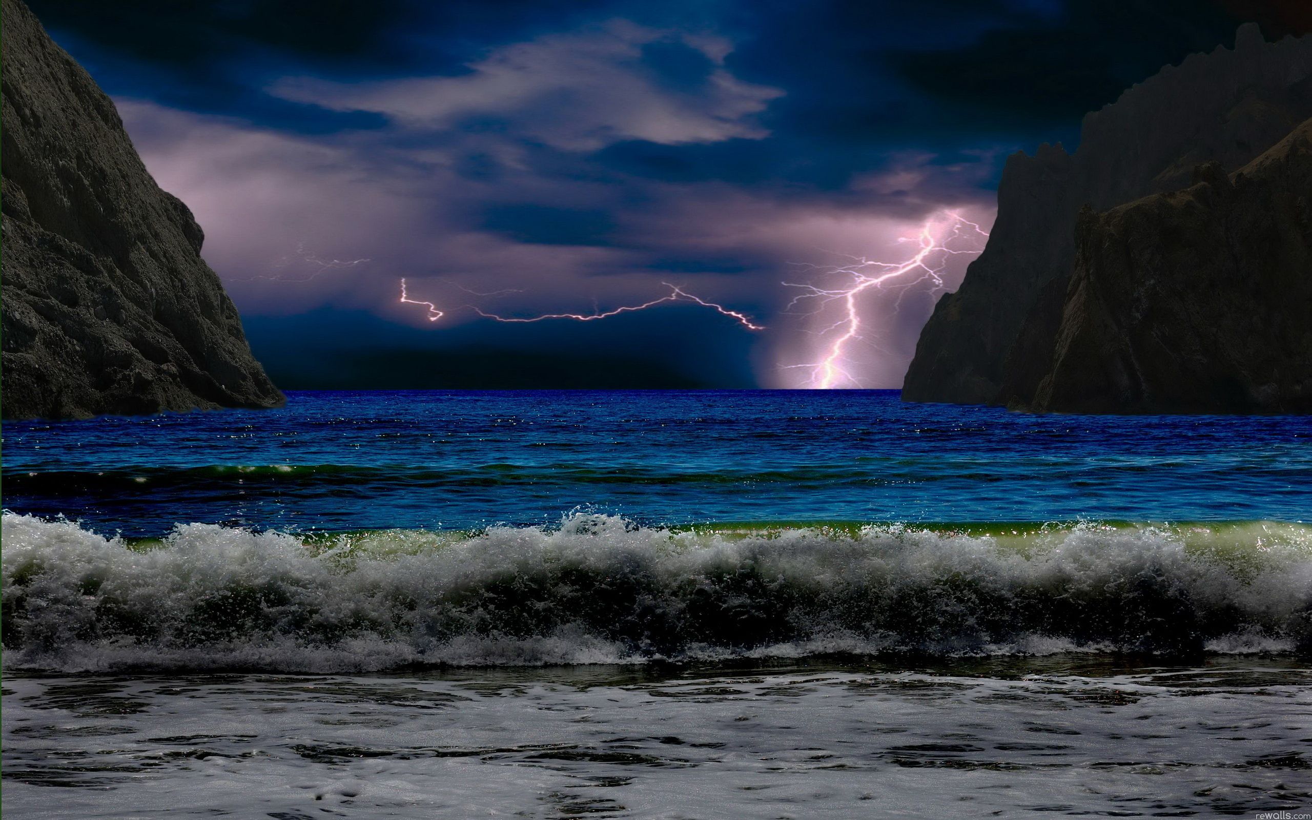 2560x1600 Lightning Over the Sea Wallpaperx1600