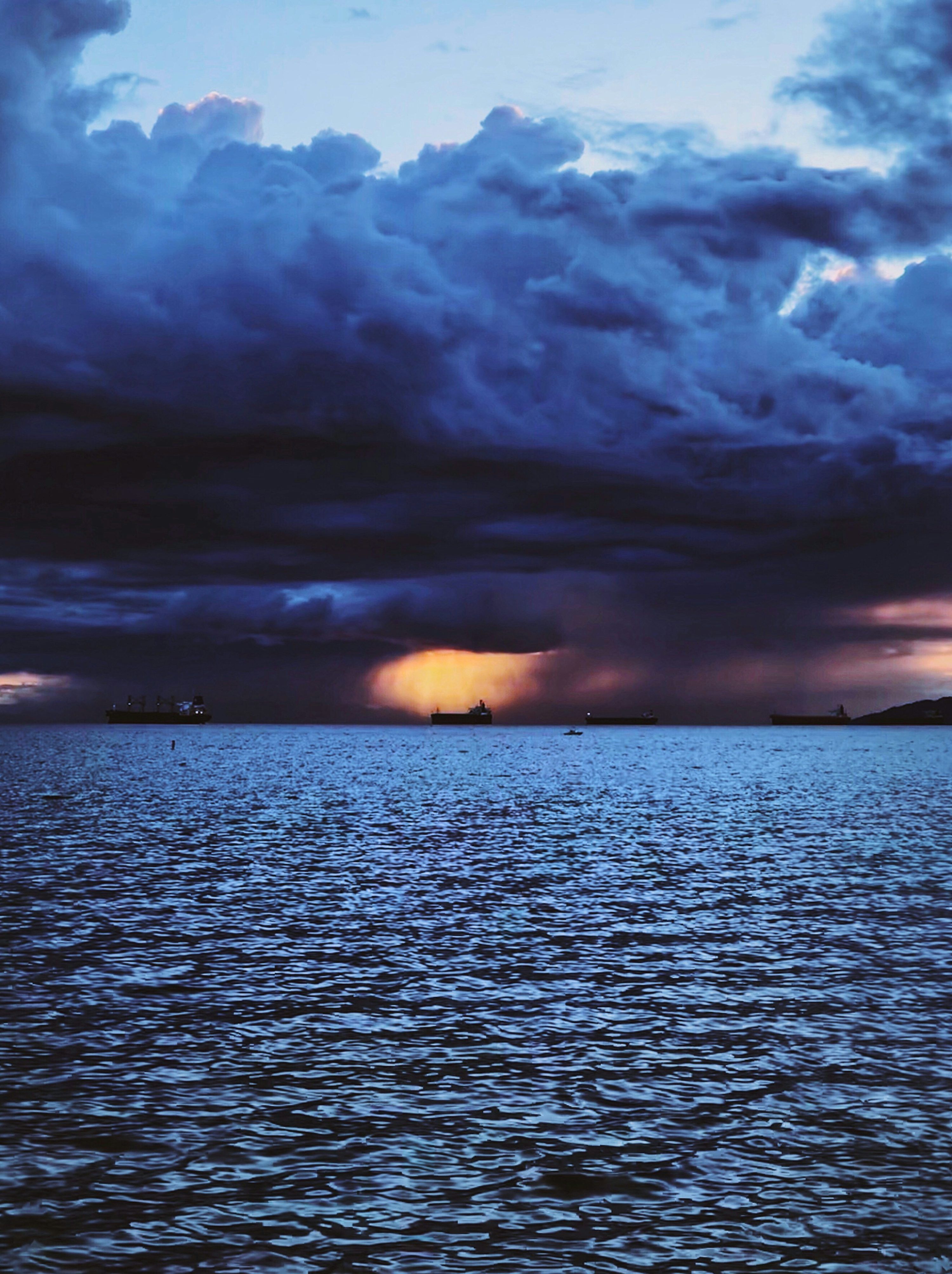 3000x4012 Thunderstorm at the sea photo