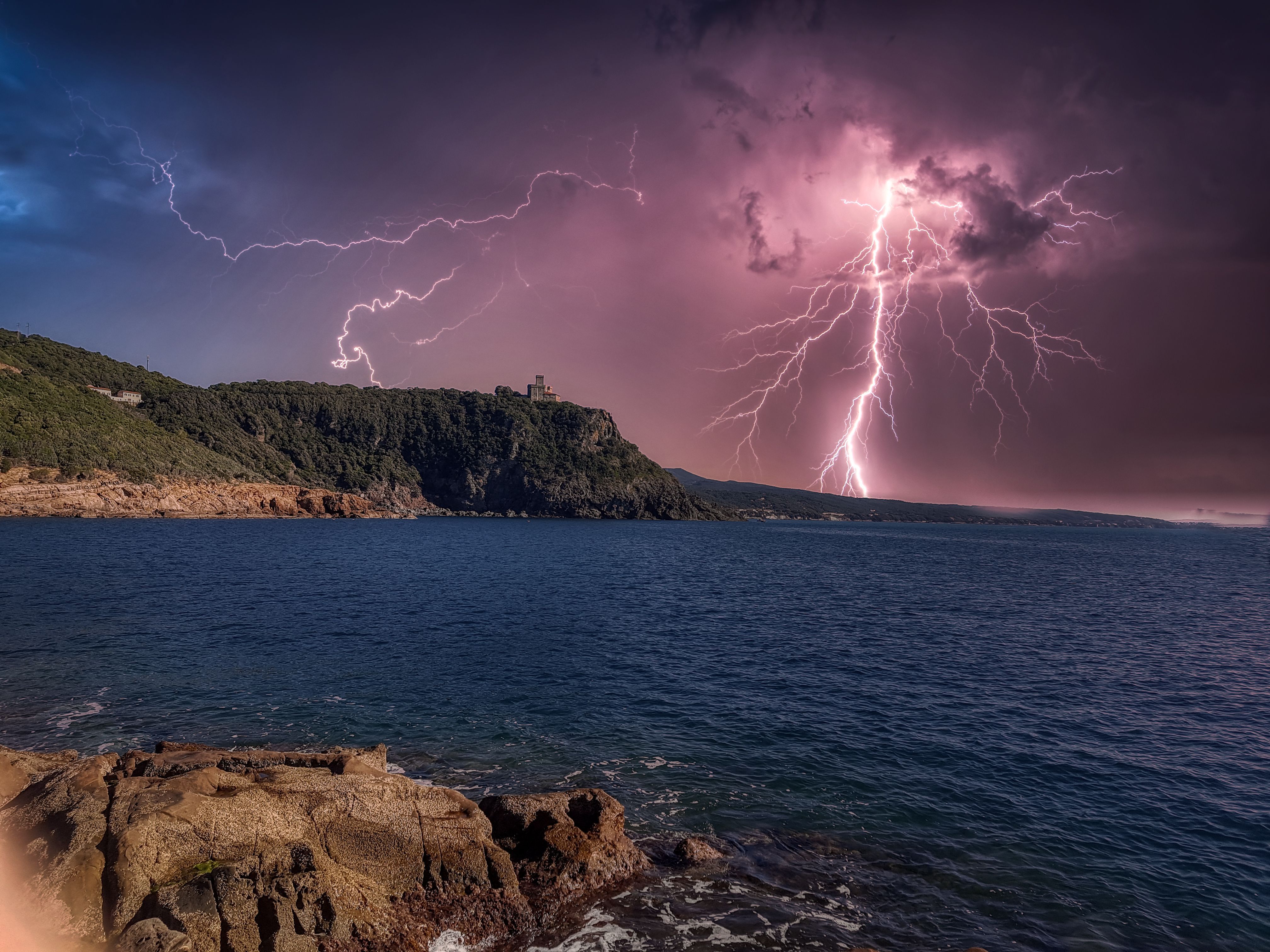 4032x3024 Thunderstorm over Sea and Coastline · Free