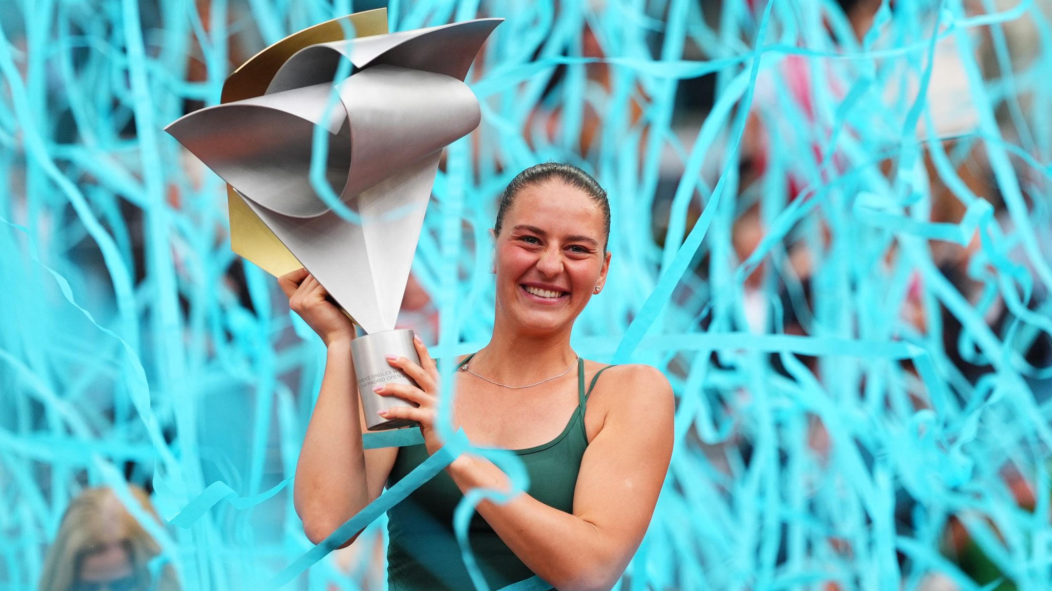 2048x1152 Marta Kostyuk defeats Mirra Andreeva in straight sets to win Madrid Open final and maiden WTA 1000 title
