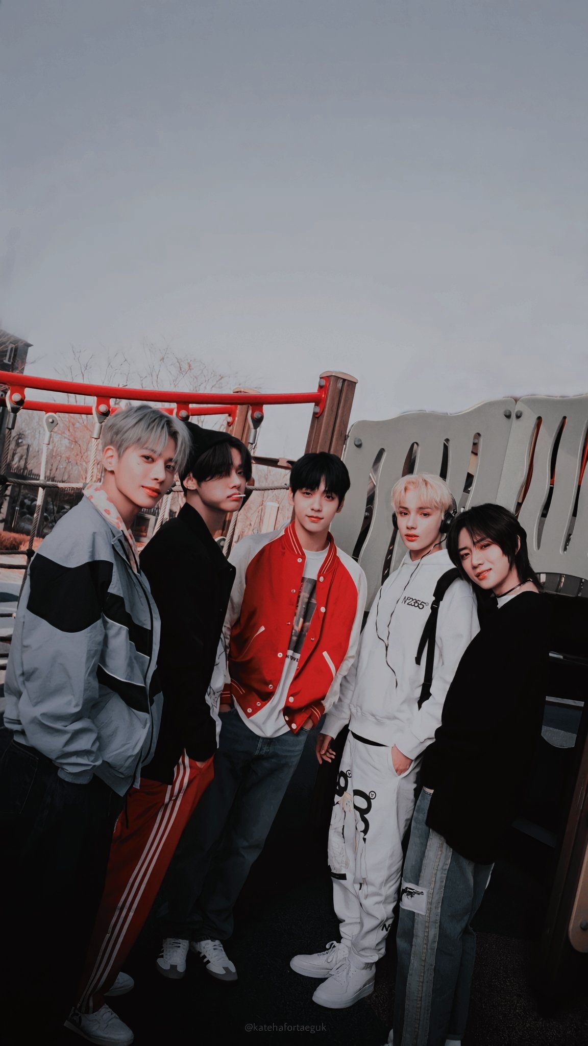 1152x2048 TXT Freeze Wallpaper
