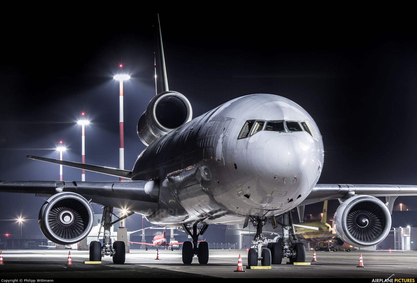 1600x1086 Western Global Airlines McDonnell Douglas MD 11F N512JN At Linz LNZ / LOWL