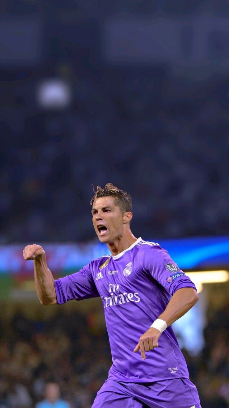 736x1308 Cristiano Ronaldo