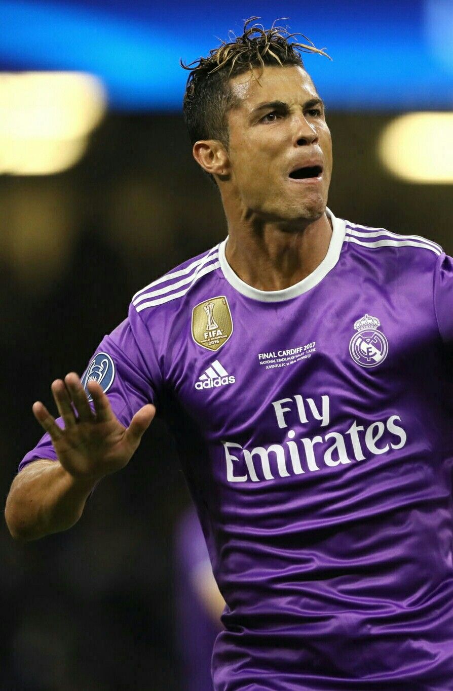 894x1365 CR7 Purple Wallpaper