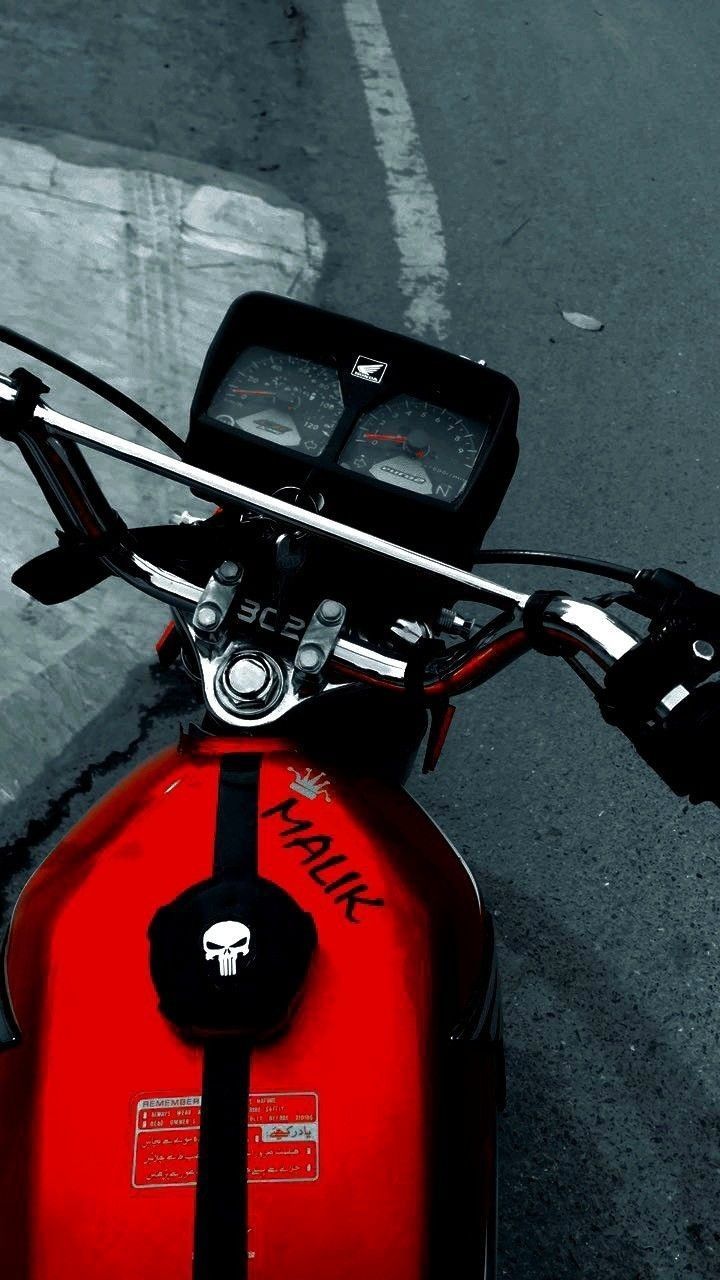 720x1280 Red Honda 125 Motorcycle Parked on Roadside. Honda 125 wallpaper, 125 bike, Honda 125 modified