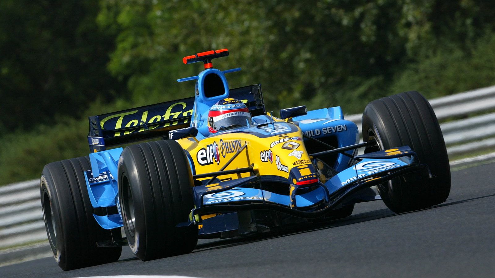 1600x900 Fernando Alonso To Demo Title Winning Renault R25 F1 Car In Abu Dhabi