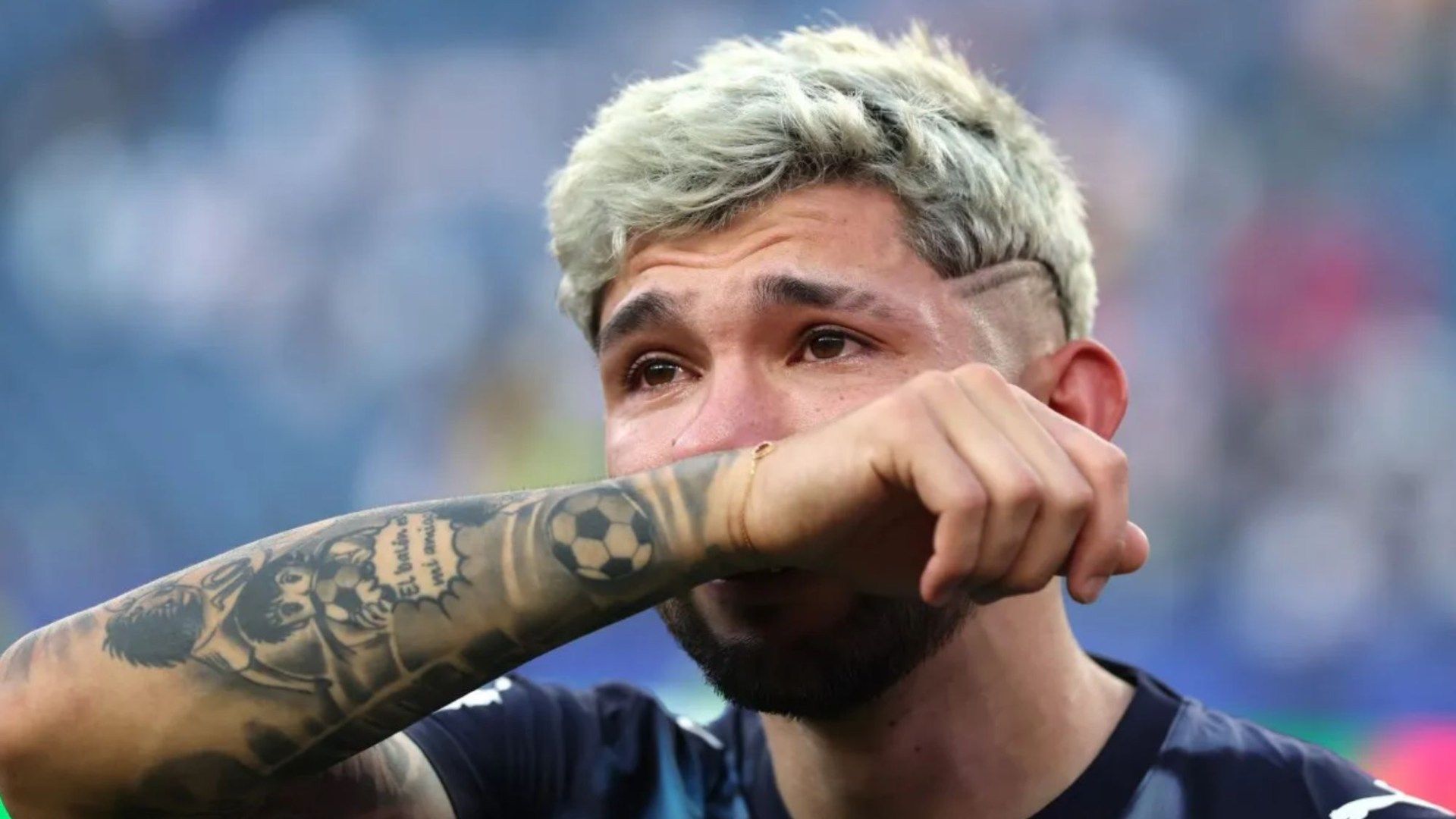 1920x1080 Paraguay star Julio Enciso breaks down in tears in TV interview as he dedicates World Cup win over Germany to granddad